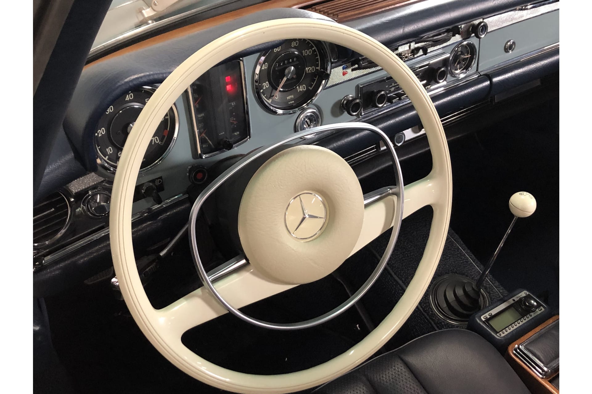 Mercedes Benz 280 SL Pagode