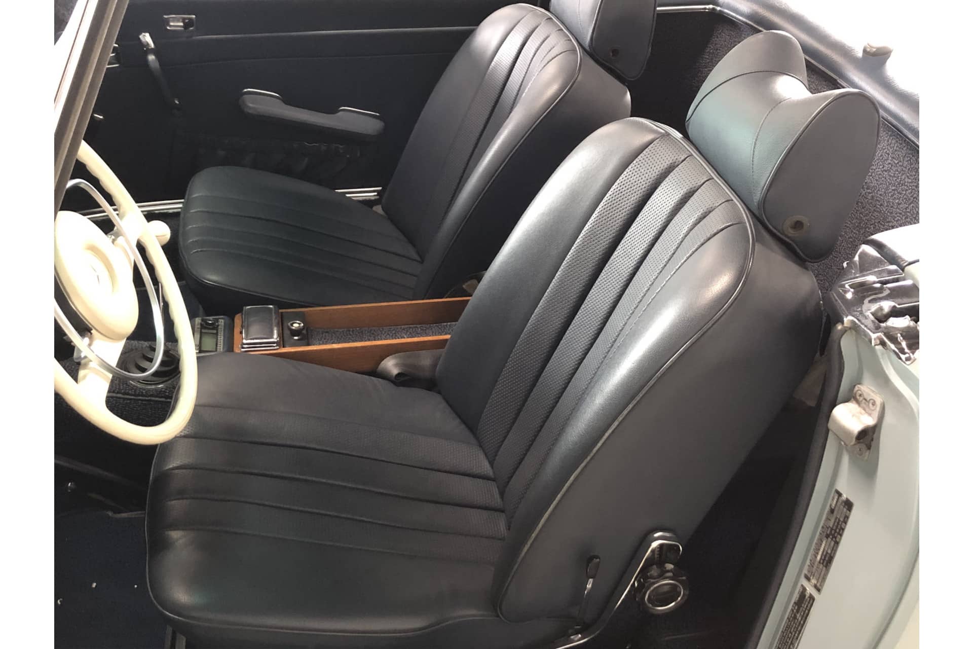 Mercedes Benz 280 SL Pagode