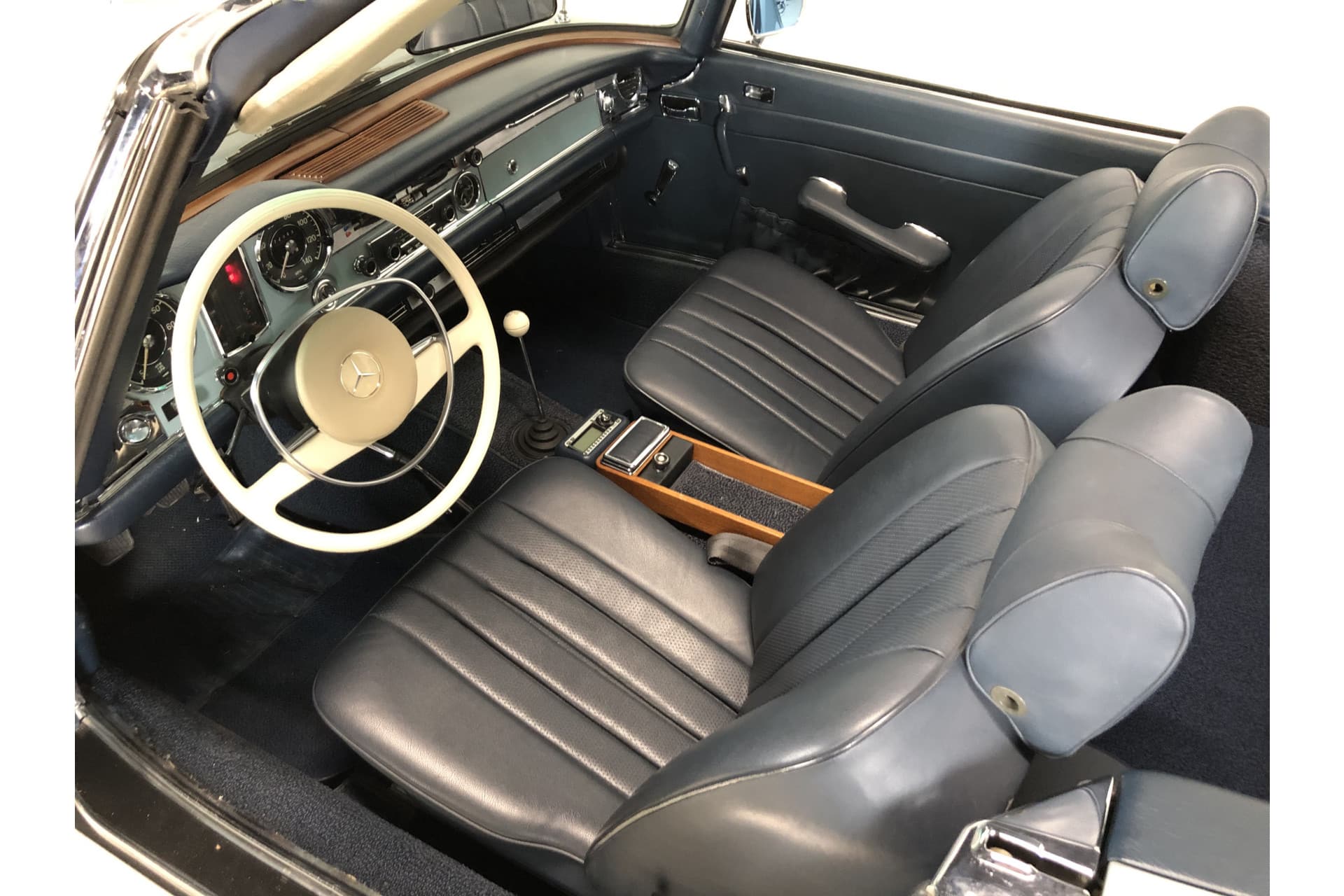 Mercedes Benz 280 SL Pagode