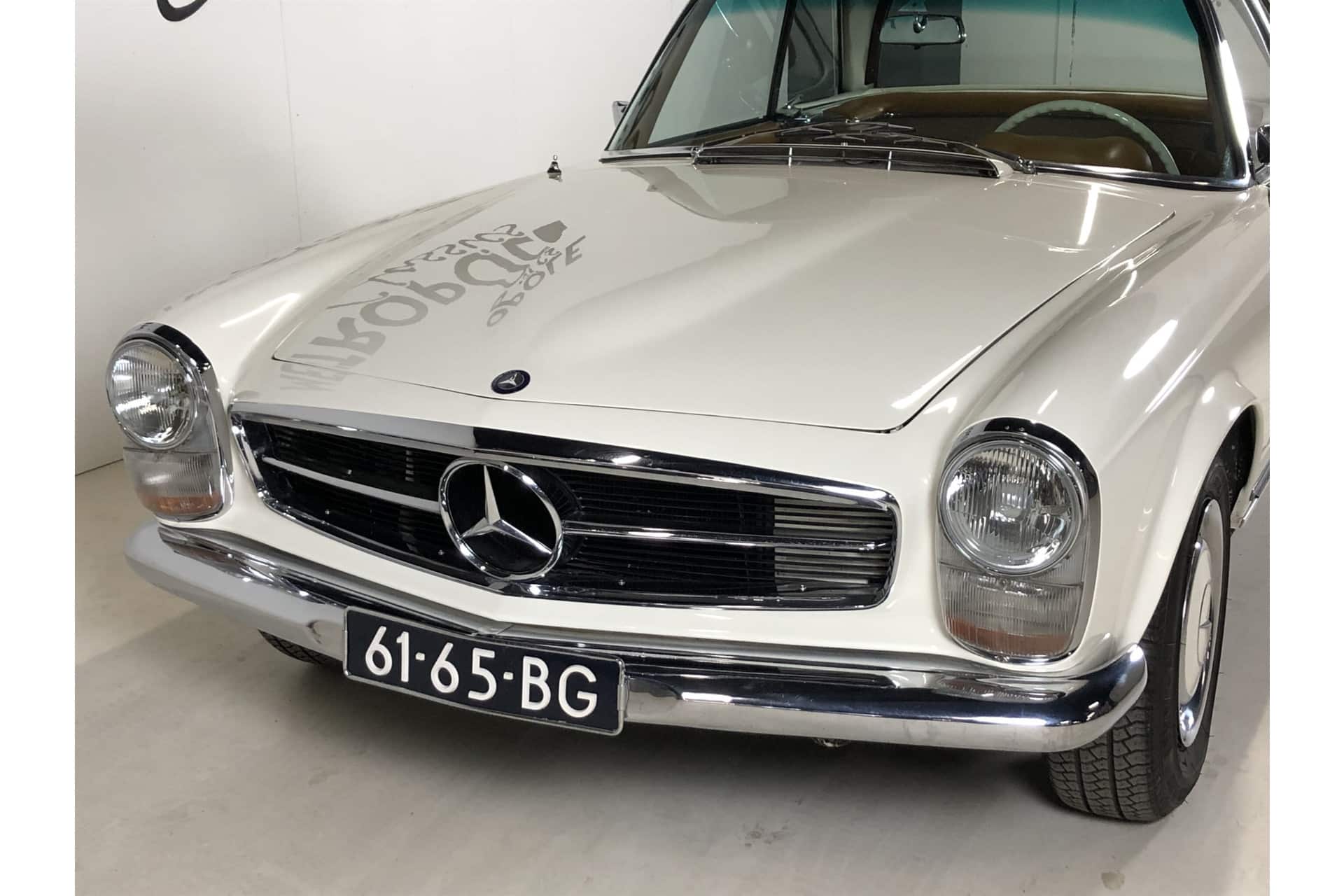 Mercedes-Benz 230 SL