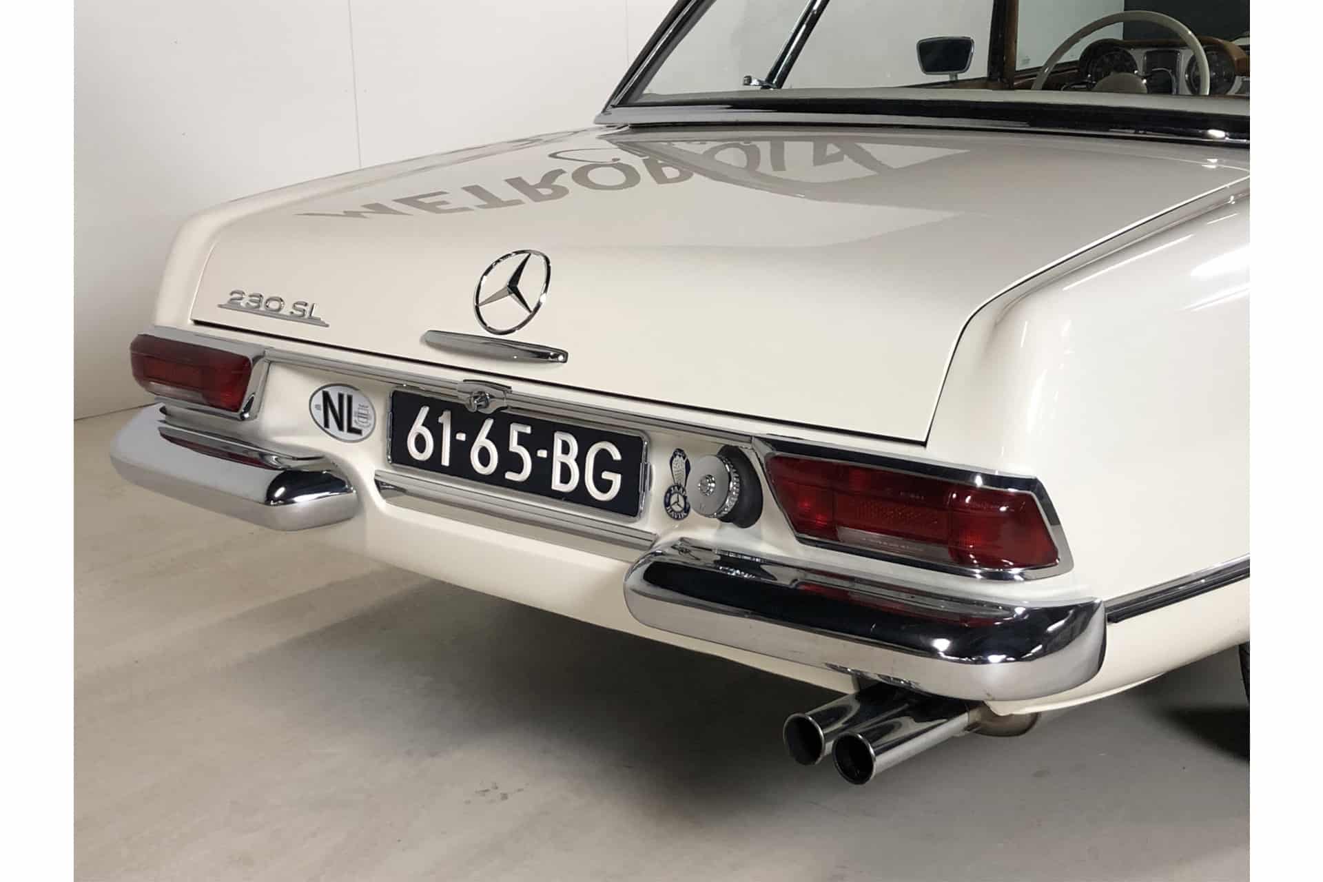 Mercedes-Benz 230 SL