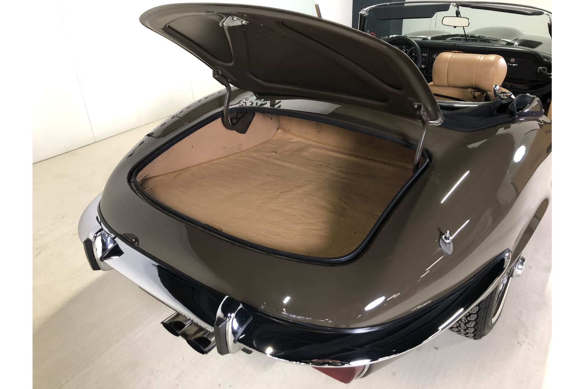 Jaguar E-type V12 Cabriolet