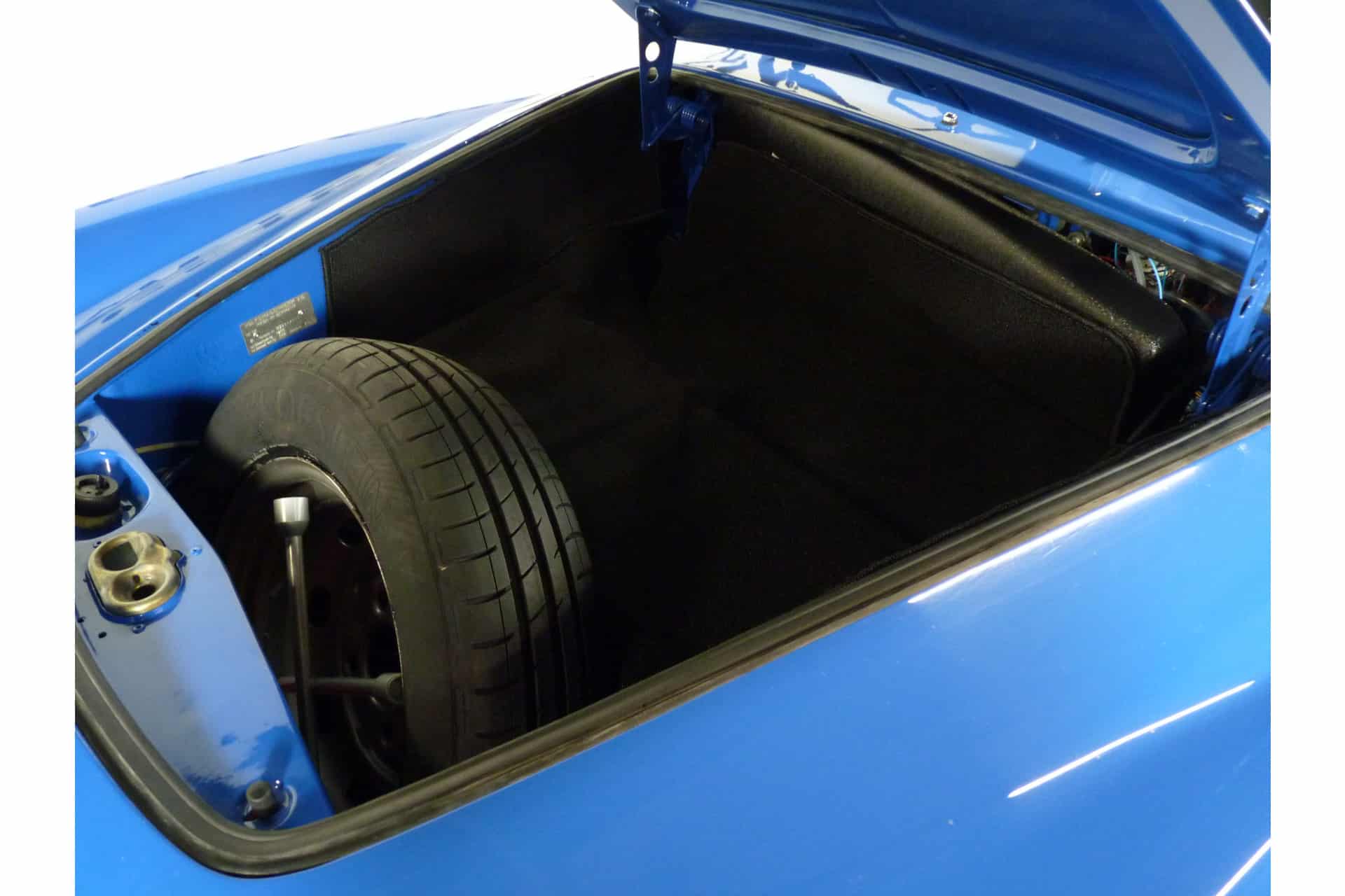 Volkswagen Karmann Ghia