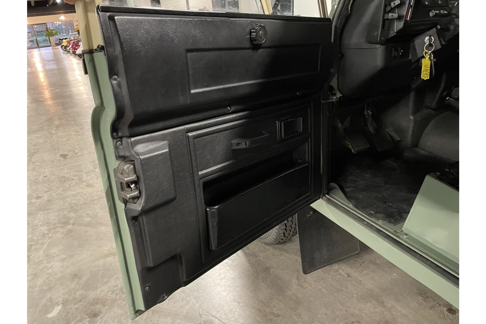 Land Rover Defender 110