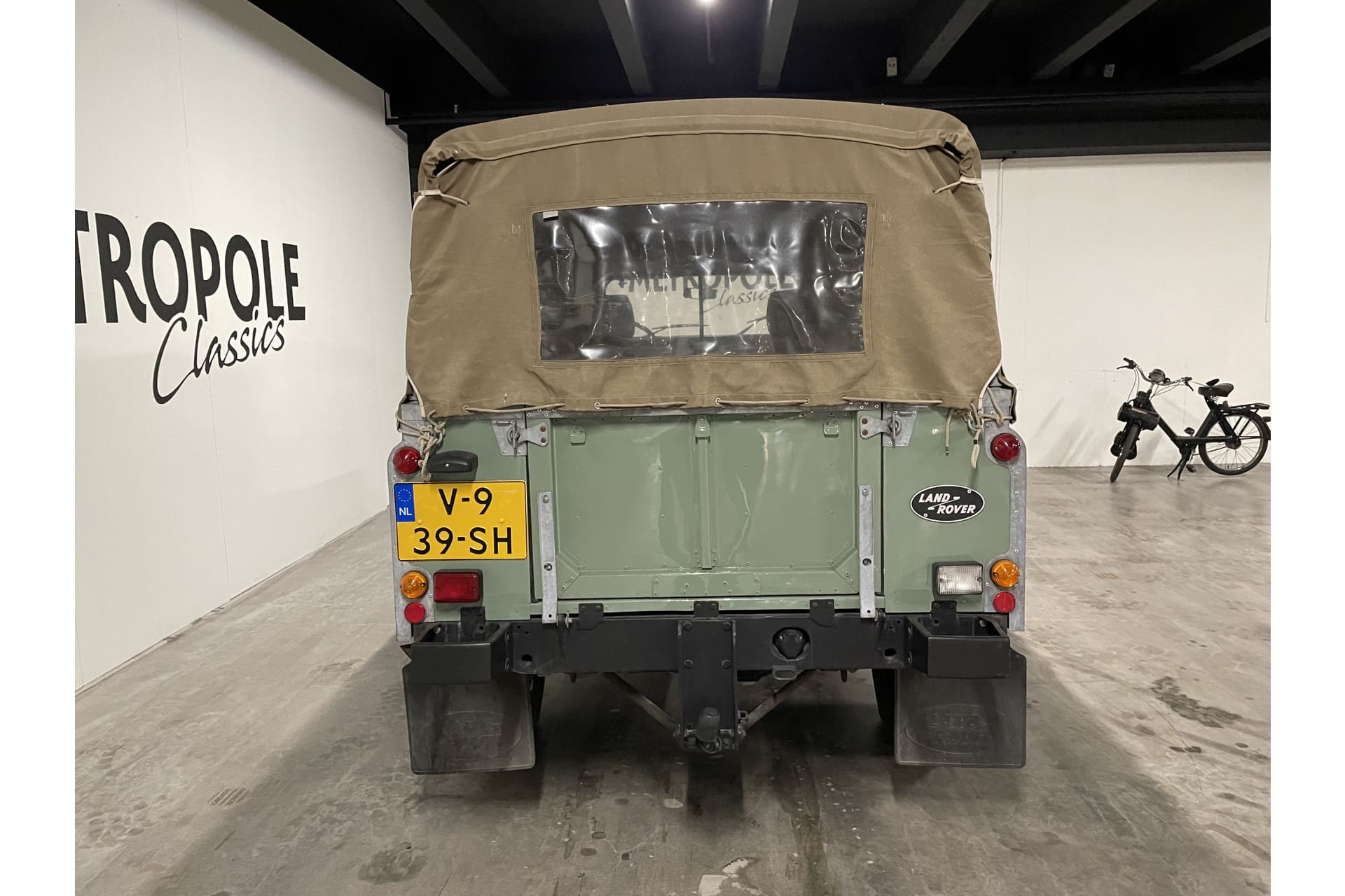 Land Rover Defender 110