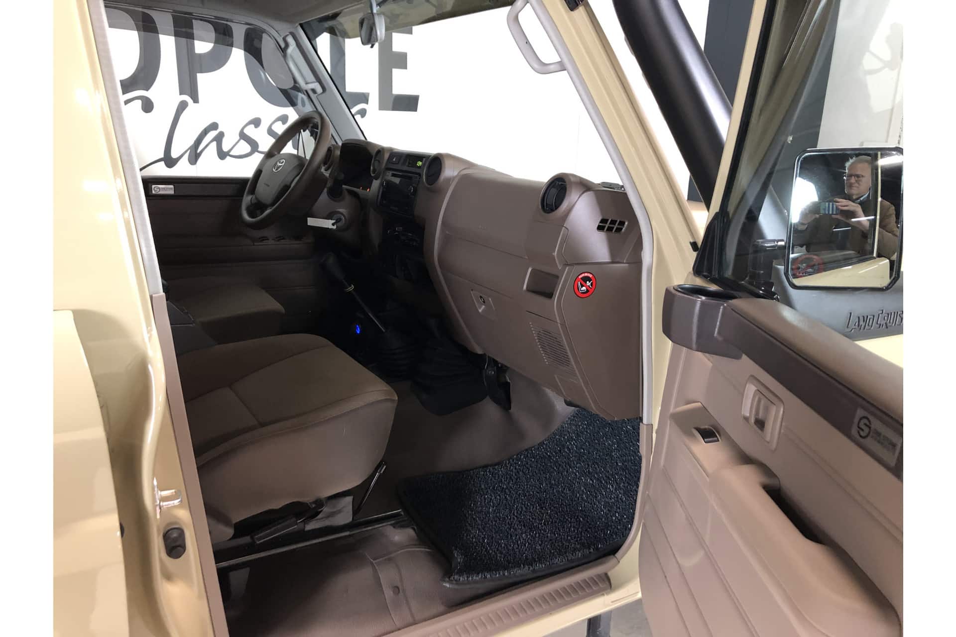 Toyota Landcruiser 79 double cabine