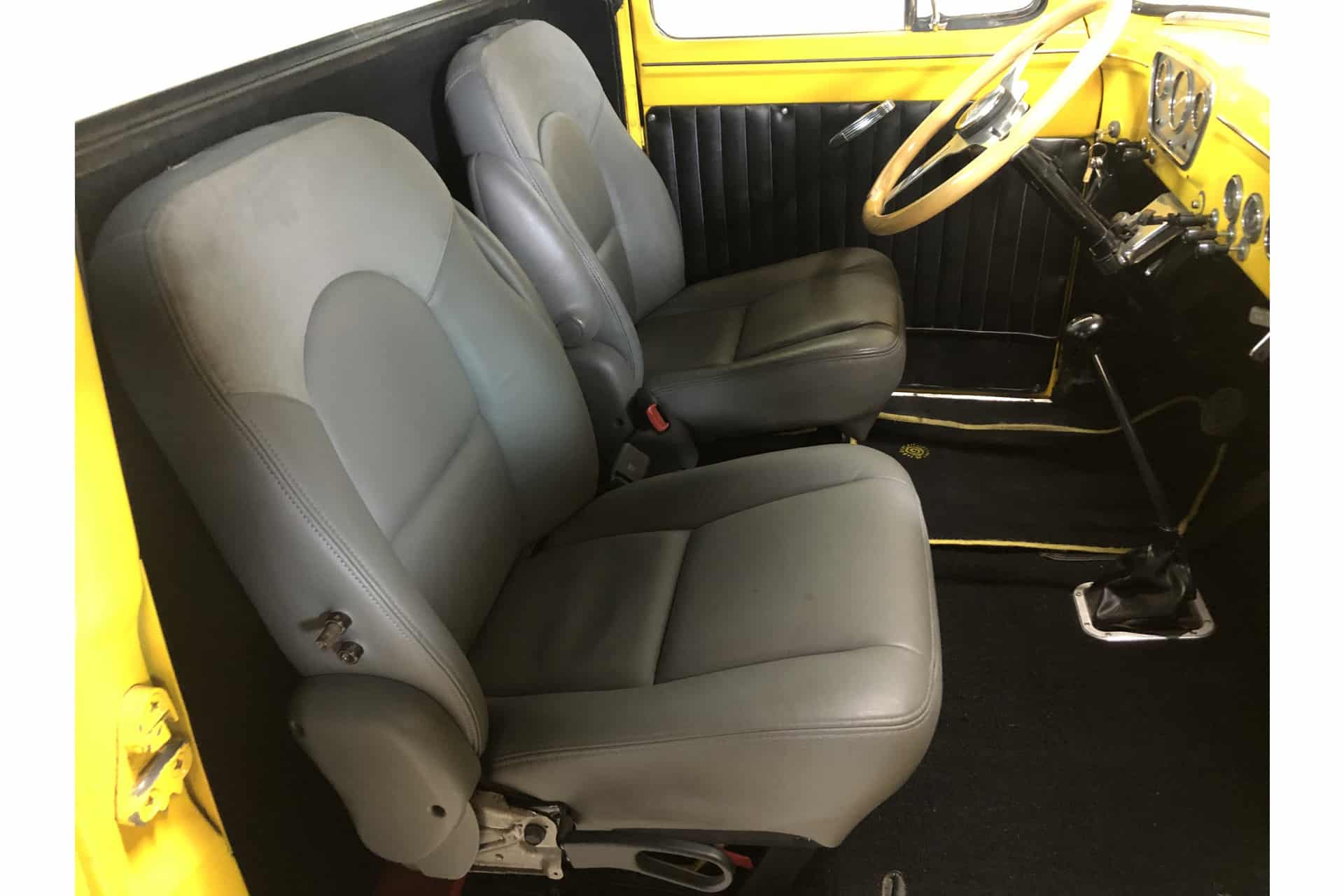 Ford F100 V8