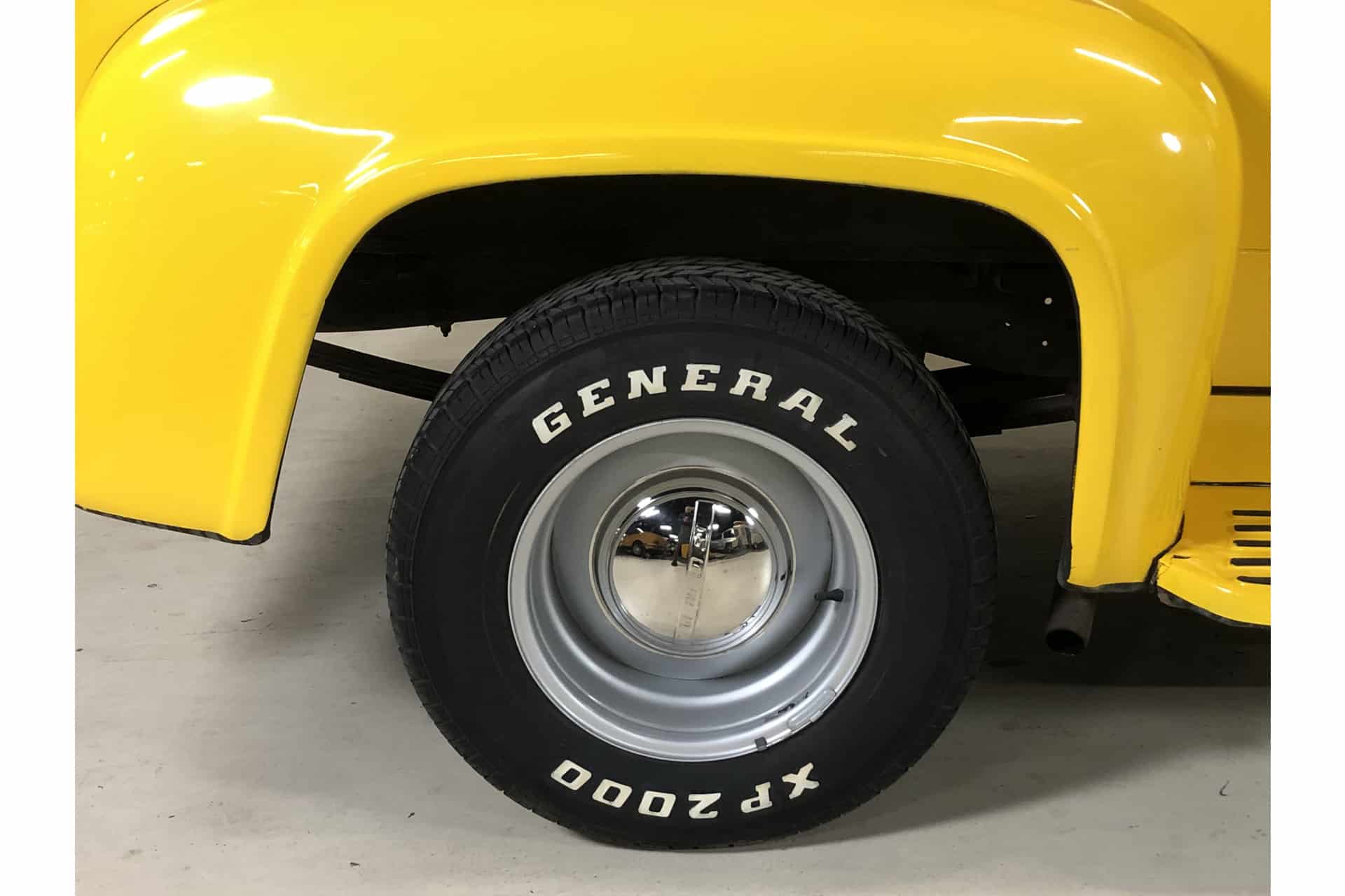 Ford F100 V8