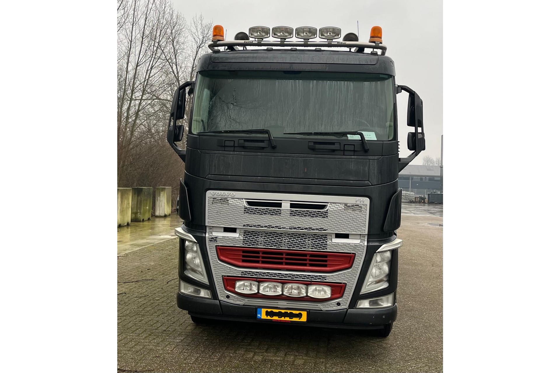 Volvo 24V3C + Pacton 2-axle trailer. Optionally with mobile Kennis crane.