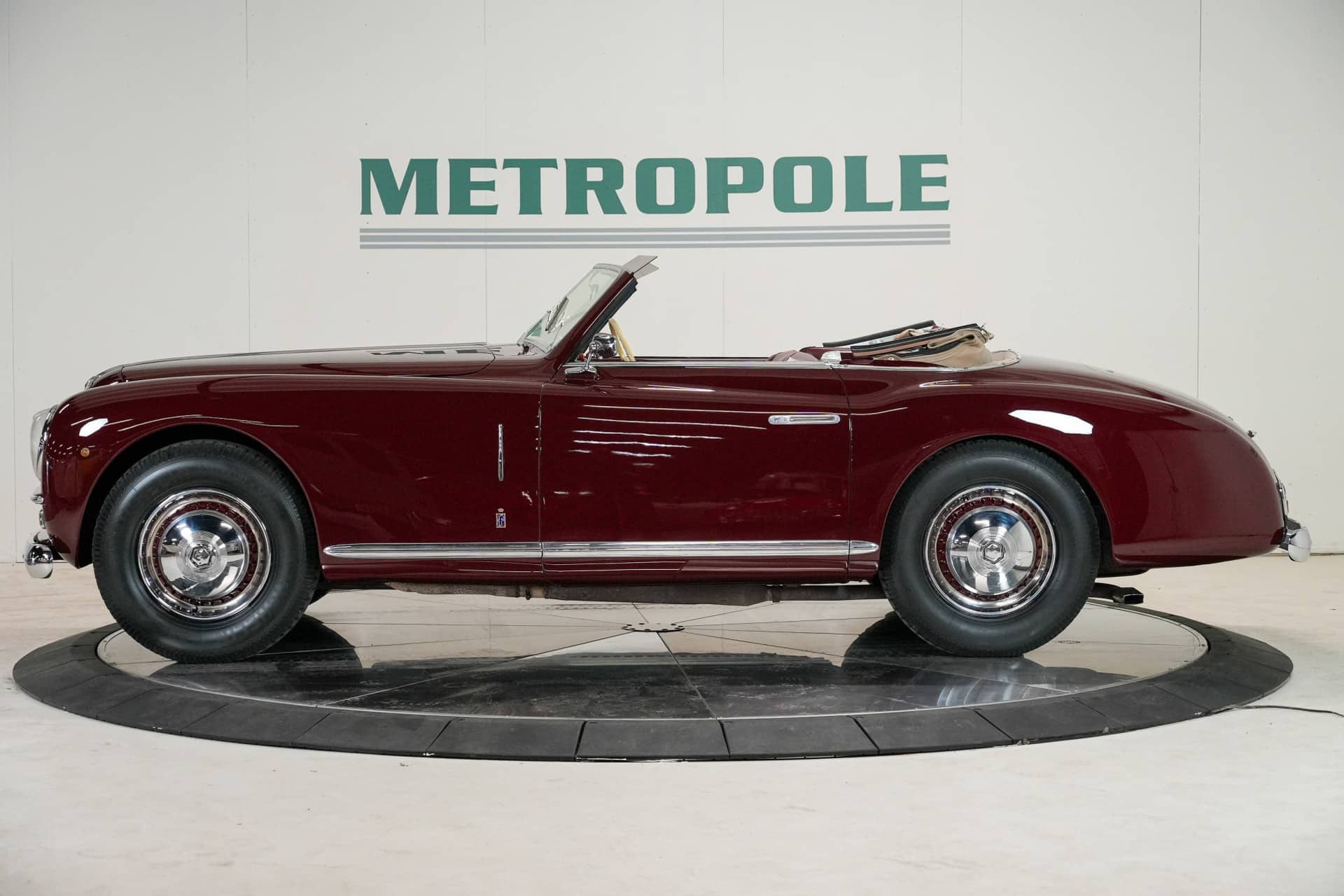 Alfa Romeo 6C 2500 Passo Corto Super Sport Cabriolet by Pinin Farina