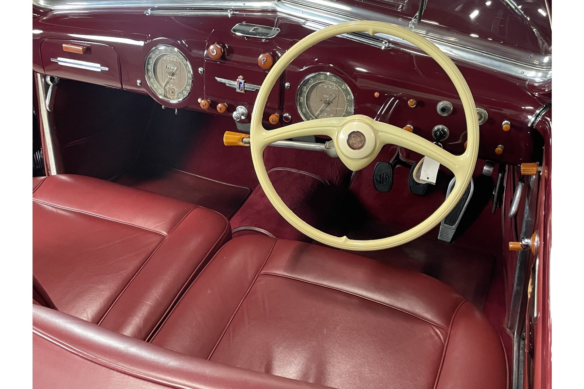 Alfa Romeo 6C 2500 Passo Corto Super Sport Cabriolet by Pinin Farina