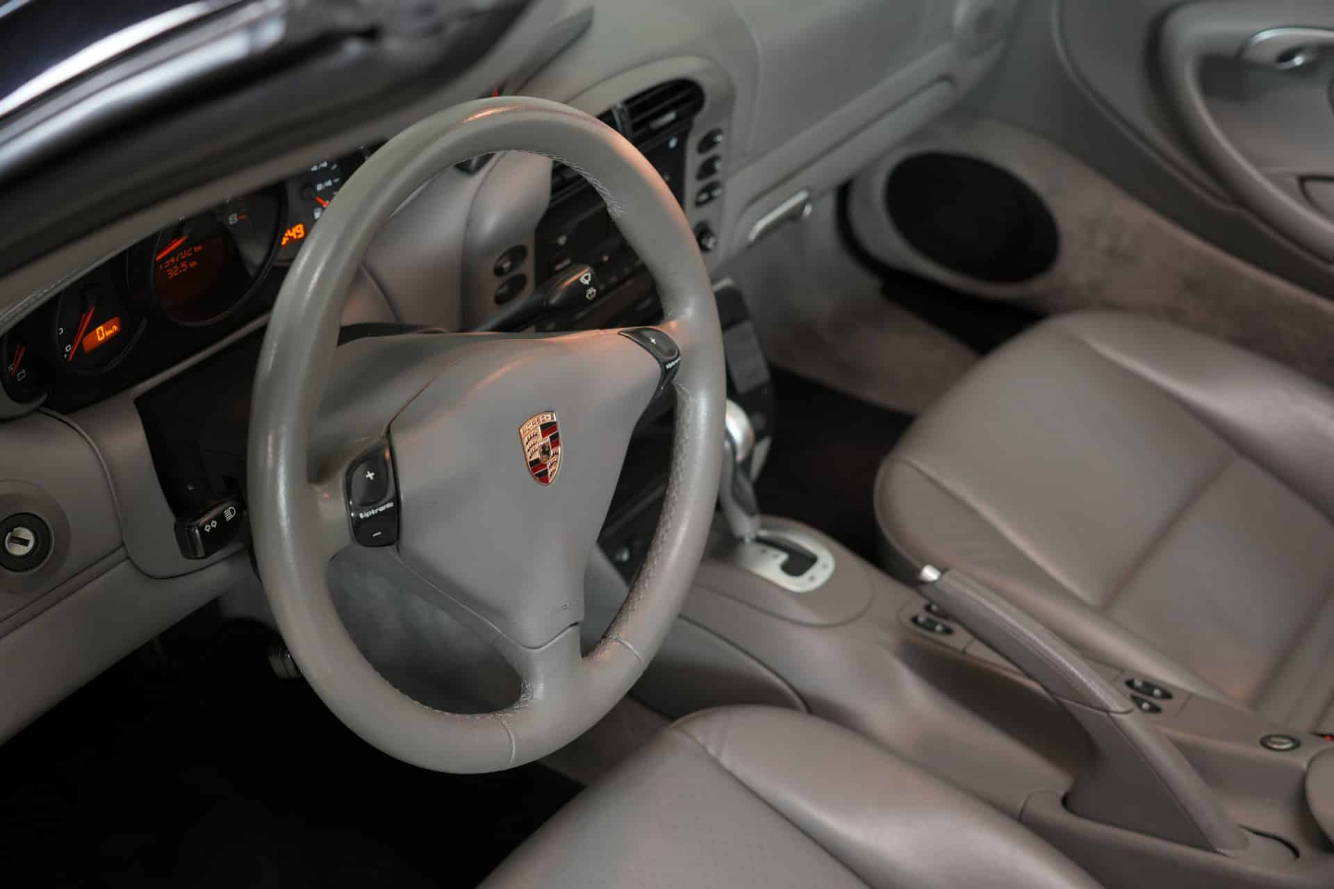 Porsche 911/996 CARRERA 2 Cabriolet
