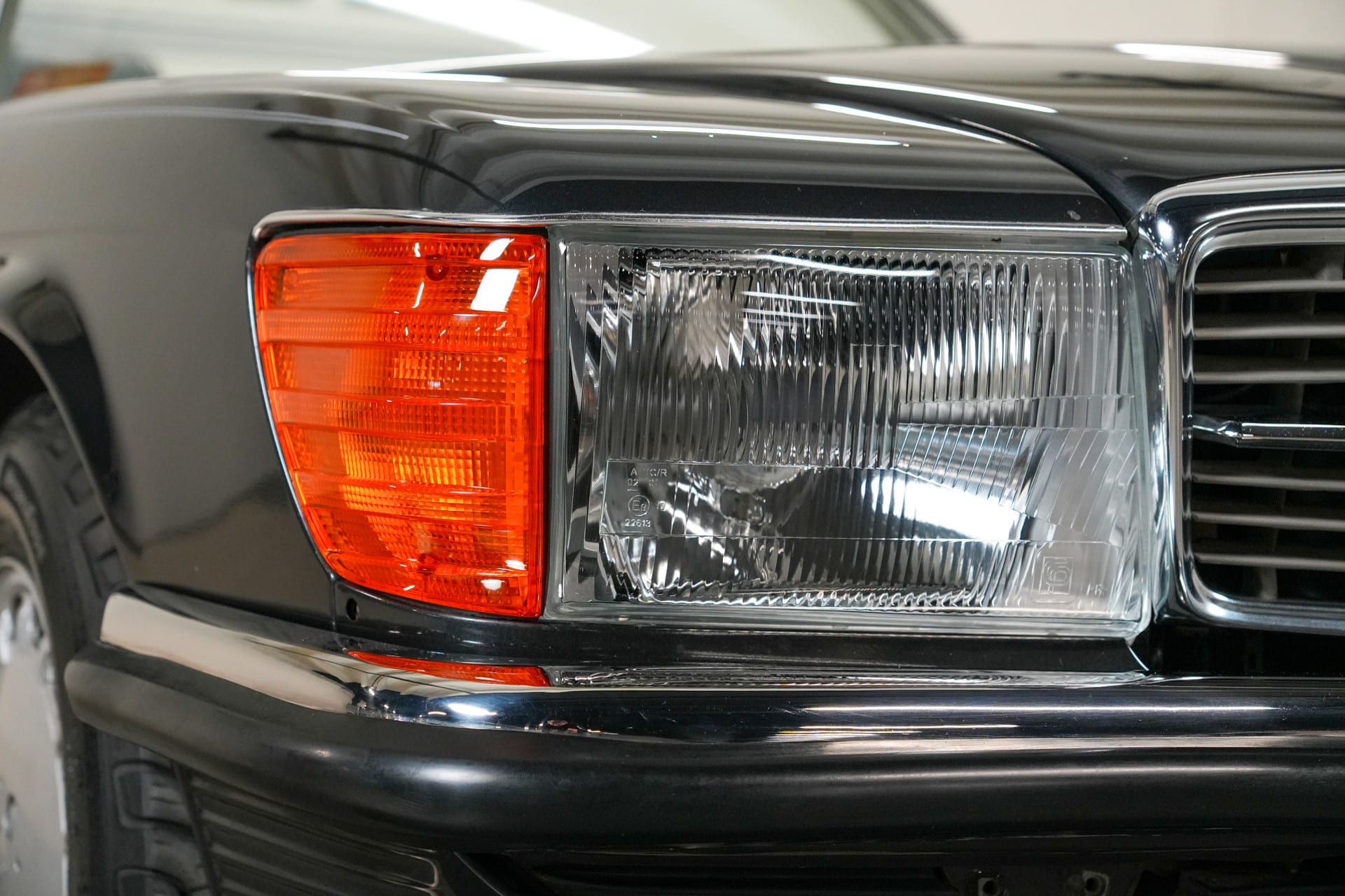 Mercedes-Benz 560 SL