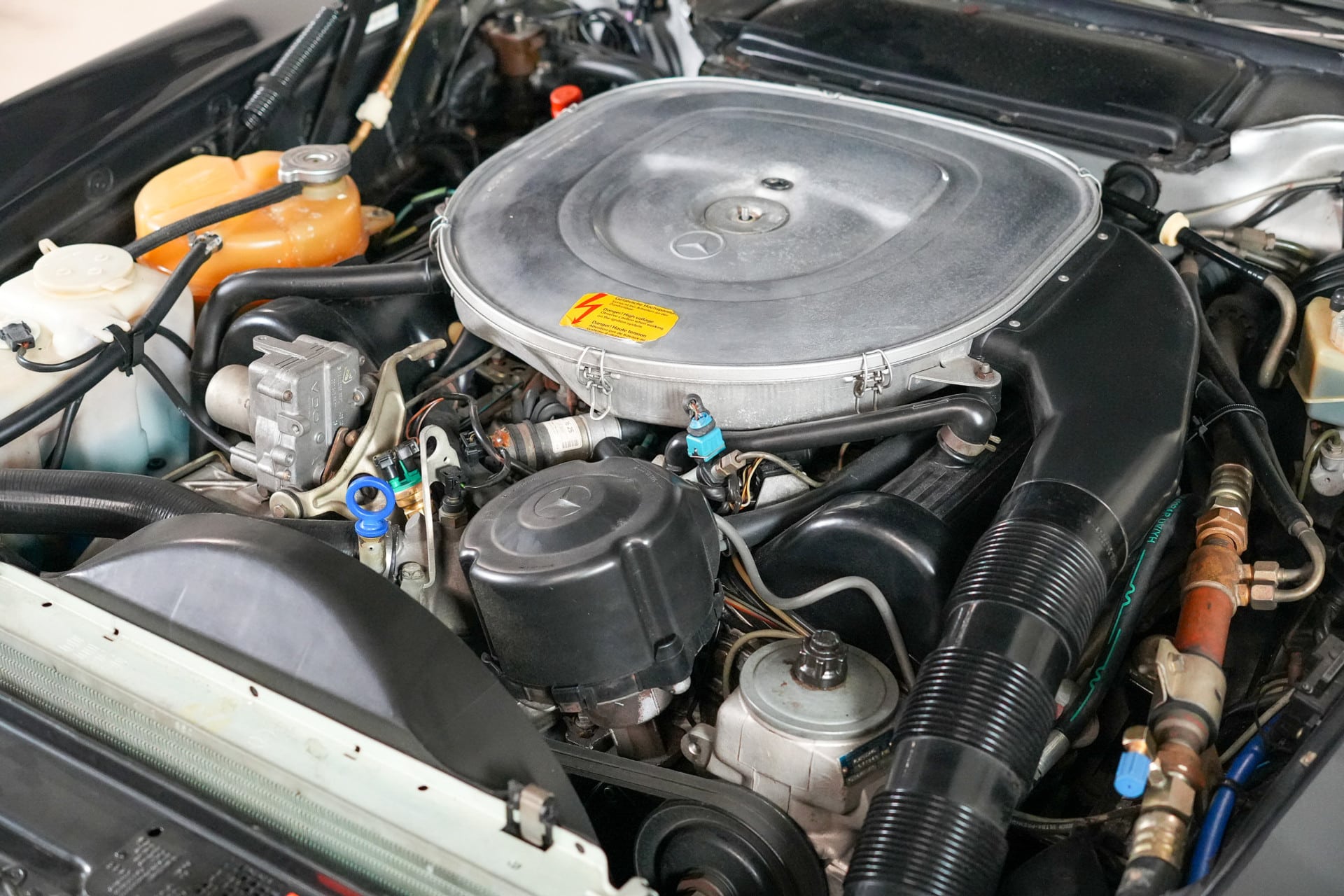 Mercedes-Benz 560 SL
