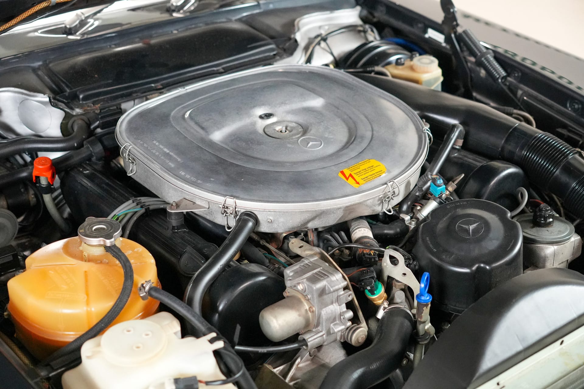 Mercedes-Benz 560 SL