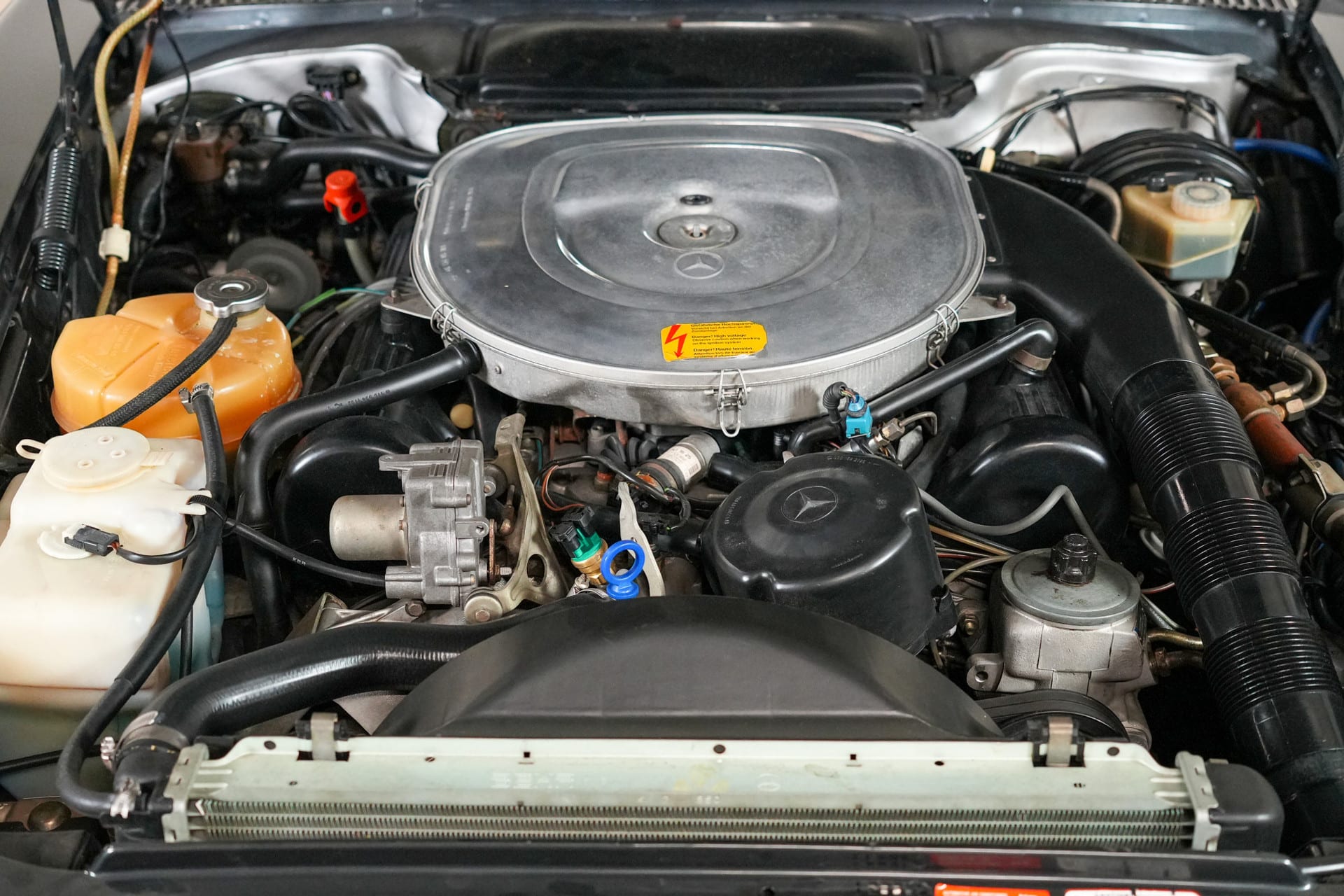 Mercedes-Benz 560 SL