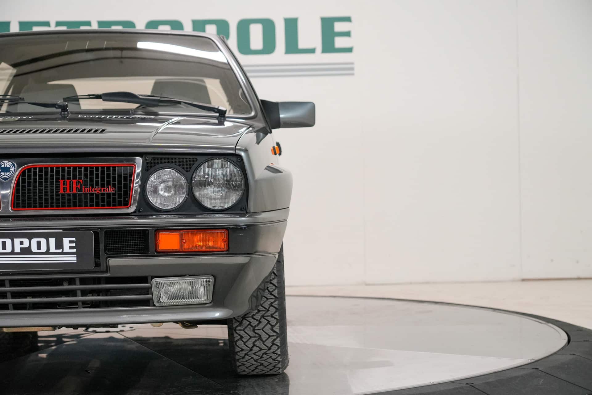 Lancia Delta Integrale HF