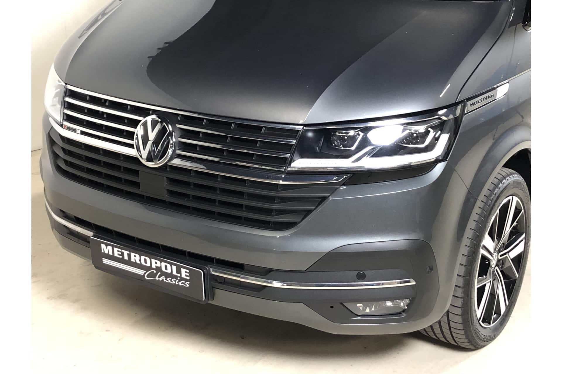 VOLKSWAGEN T6 Multivan
