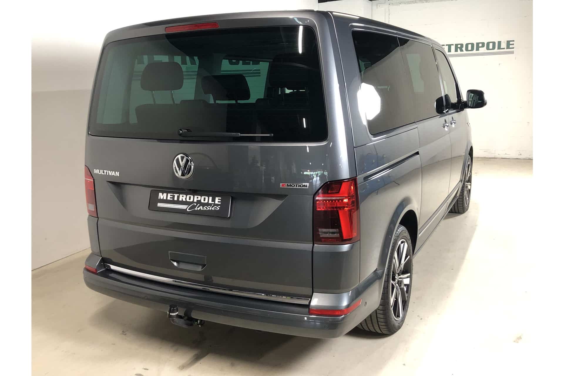 VOLKSWAGEN T6 Multivan