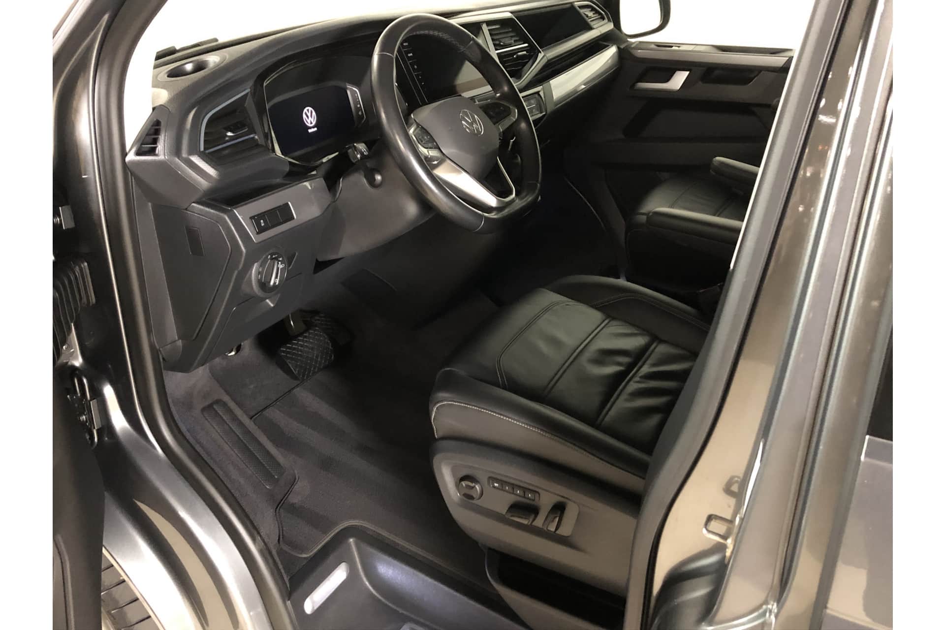 VOLKSWAGEN T6 Multivan