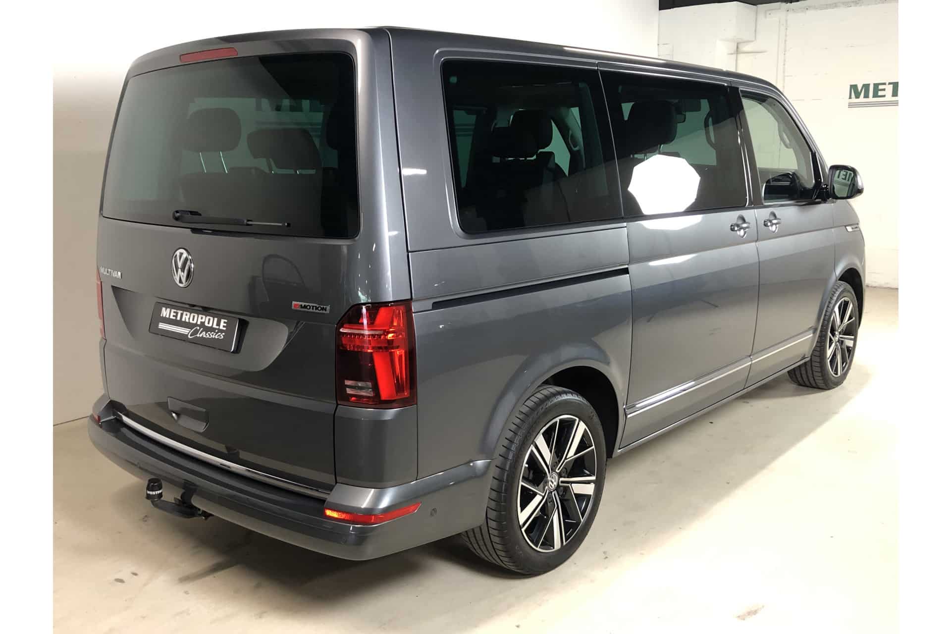 VOLKSWAGEN T6 Multivan