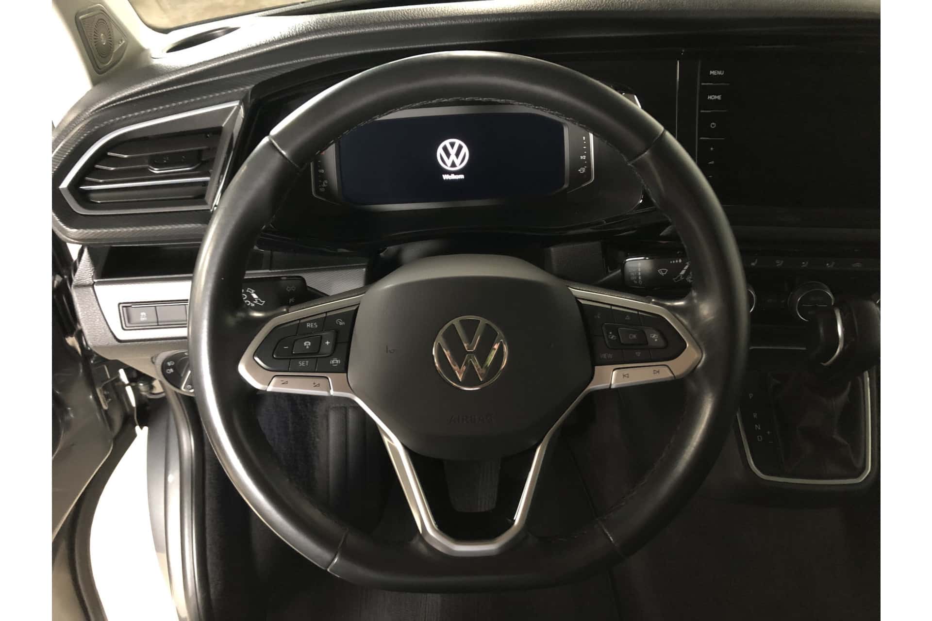 VOLKSWAGEN T6 Multivan