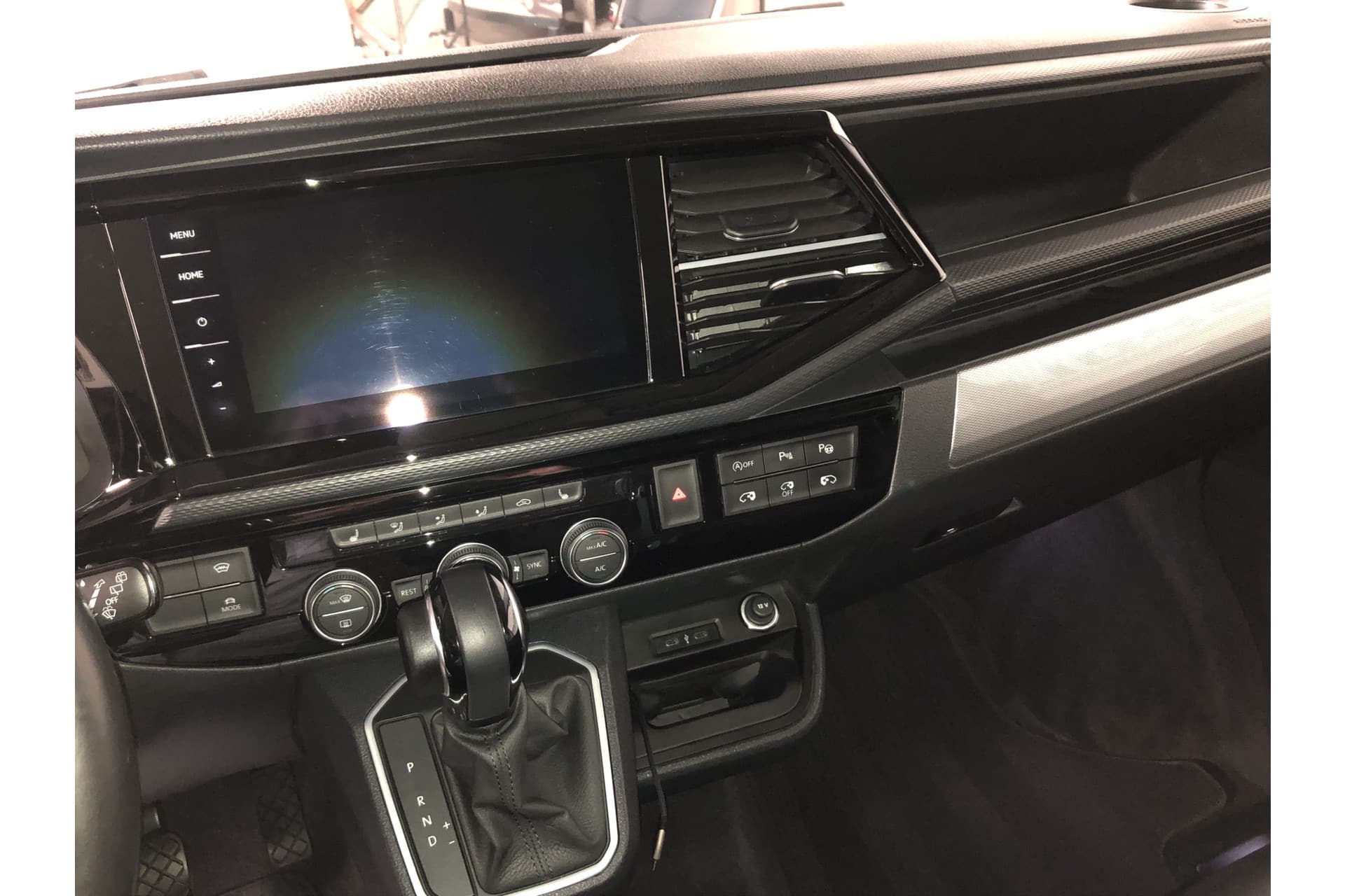 VOLKSWAGEN T6 Multivan