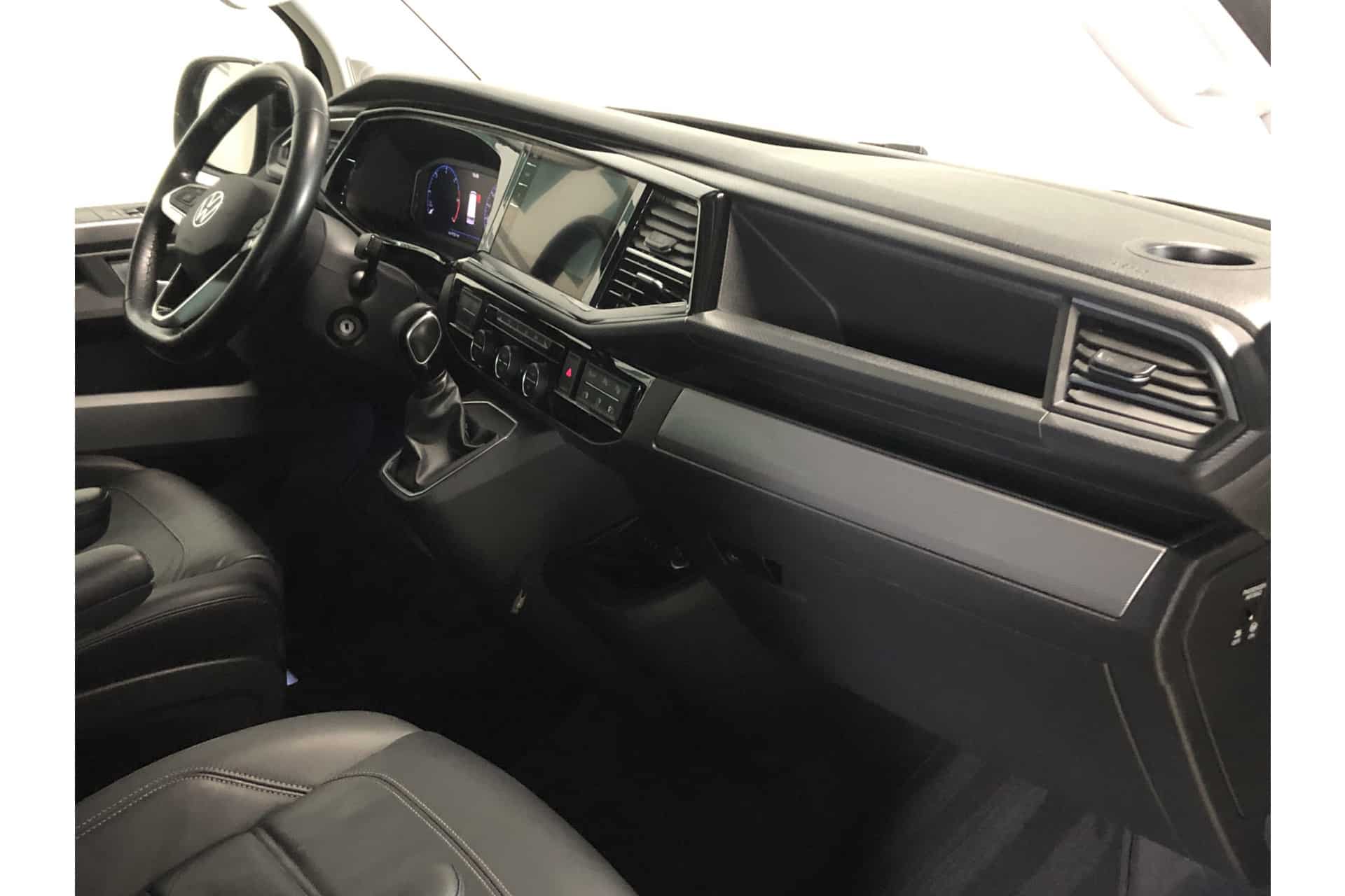 VOLKSWAGEN T6 Multivan