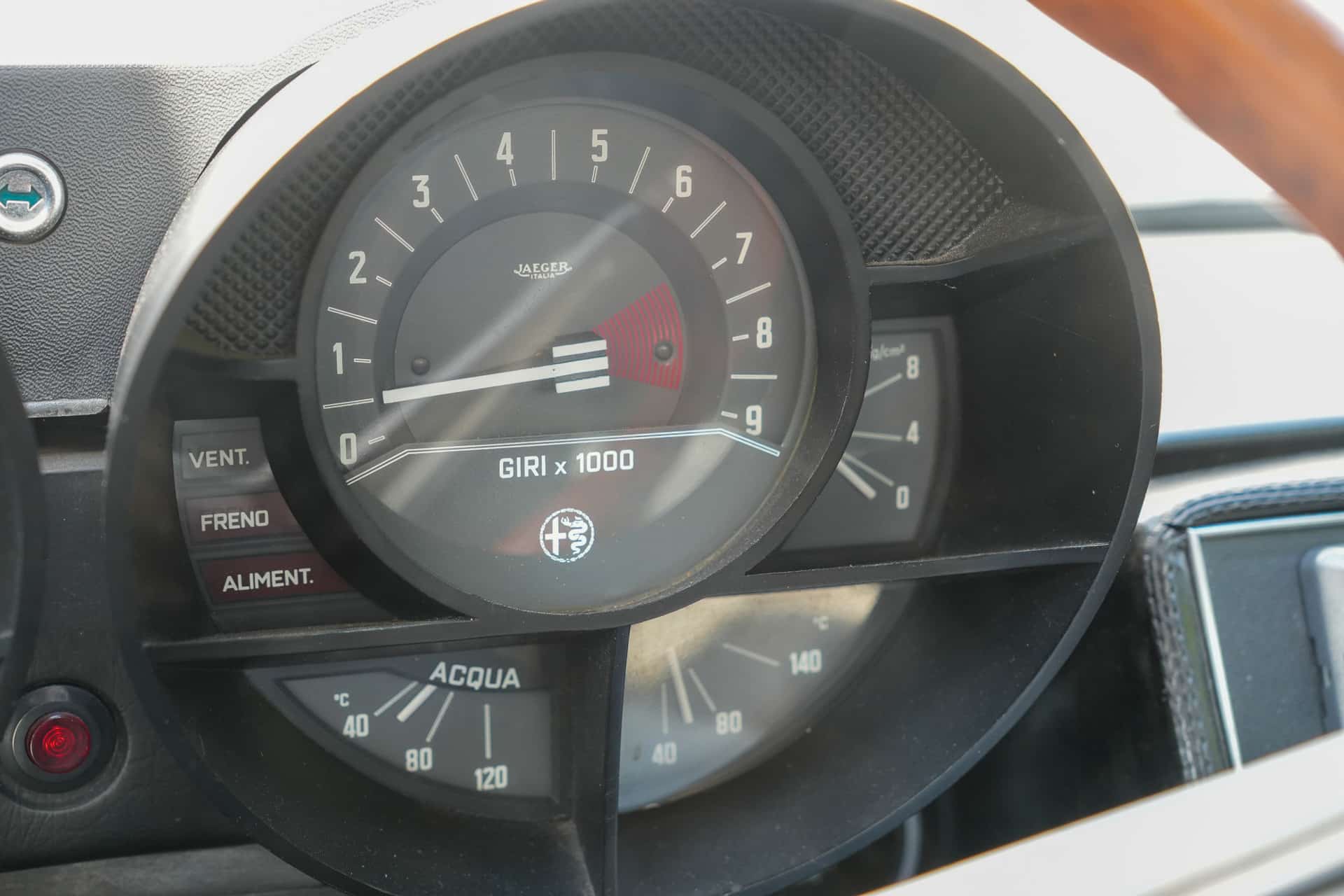 Alfa Romeo Montreal