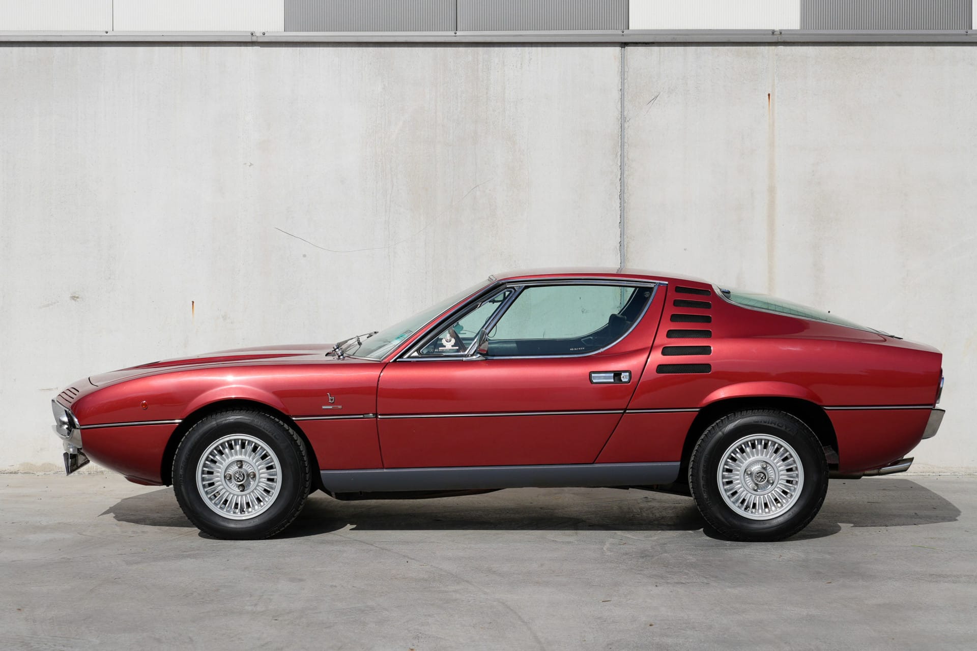 Alfa Romeo Montreal