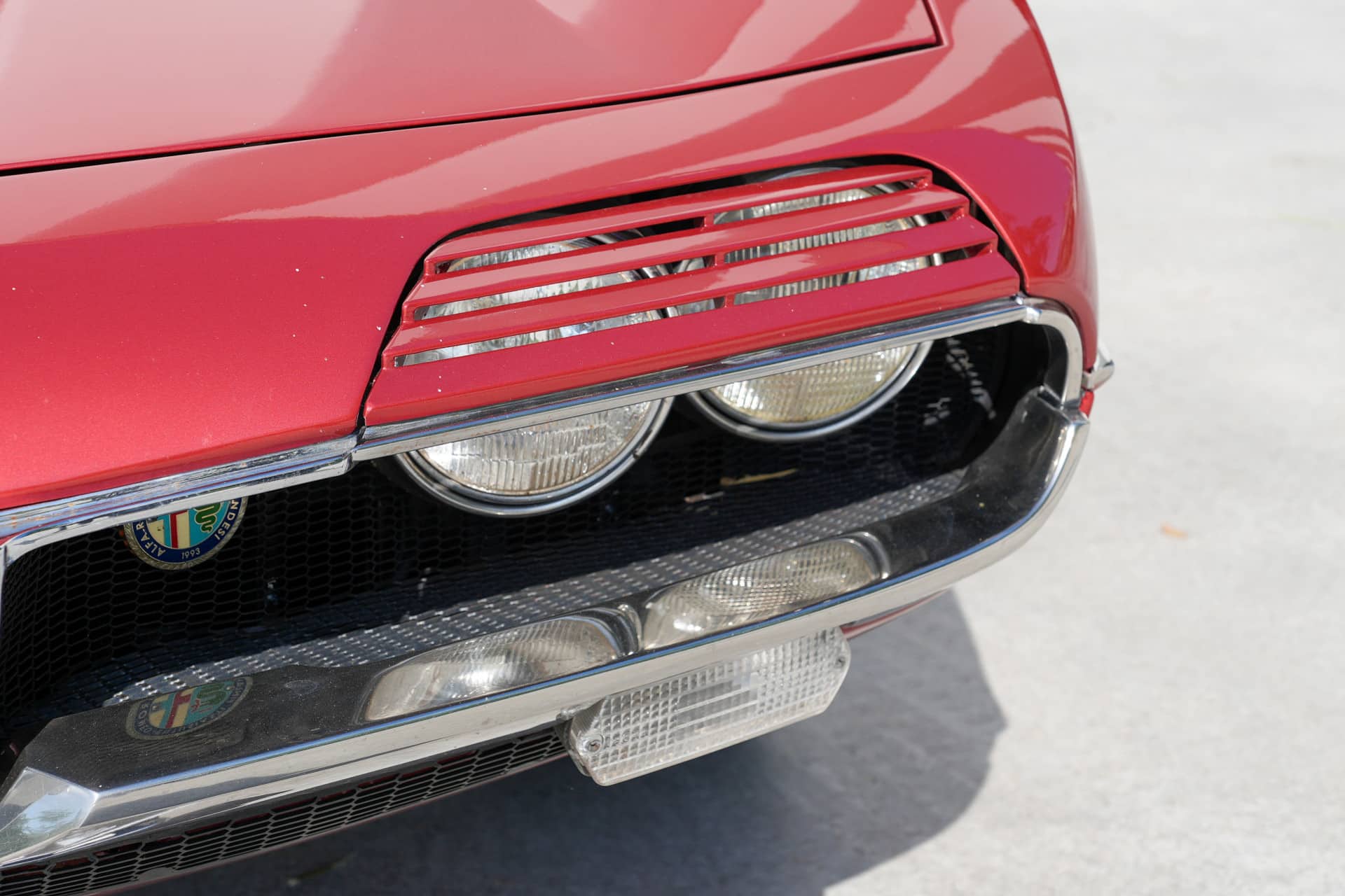 Alfa Romeo Montreal