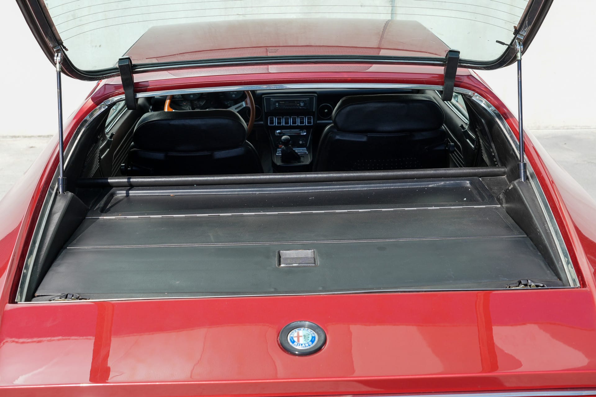 Alfa Romeo Montreal