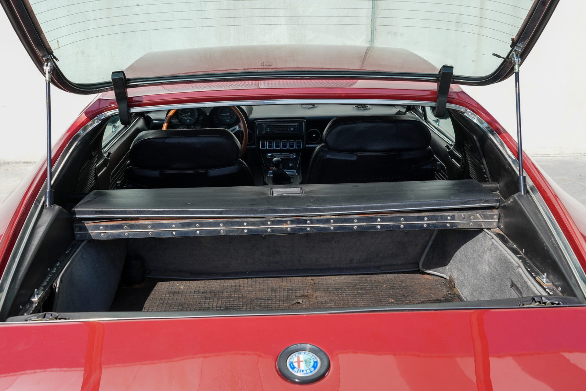 Alfa Romeo Montreal