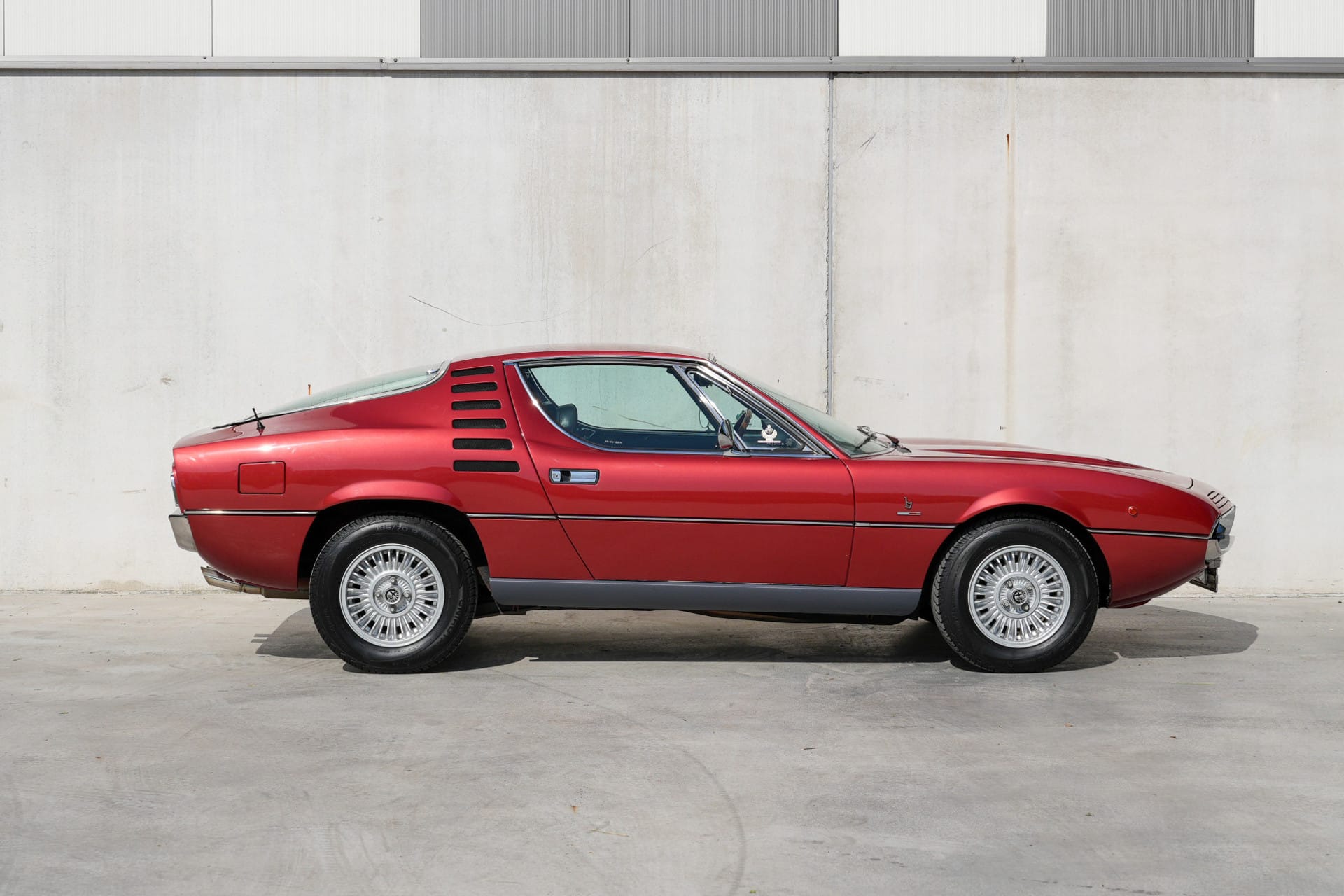 Alfa Romeo Montreal