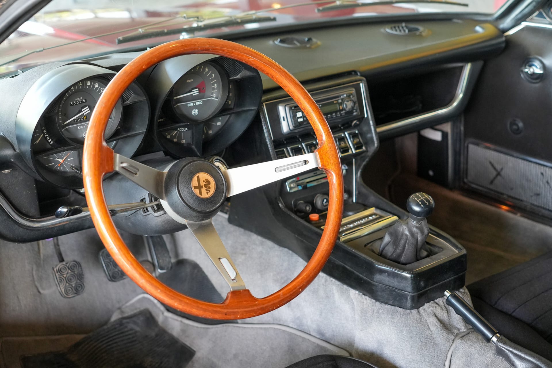 Alfa Romeo Montreal