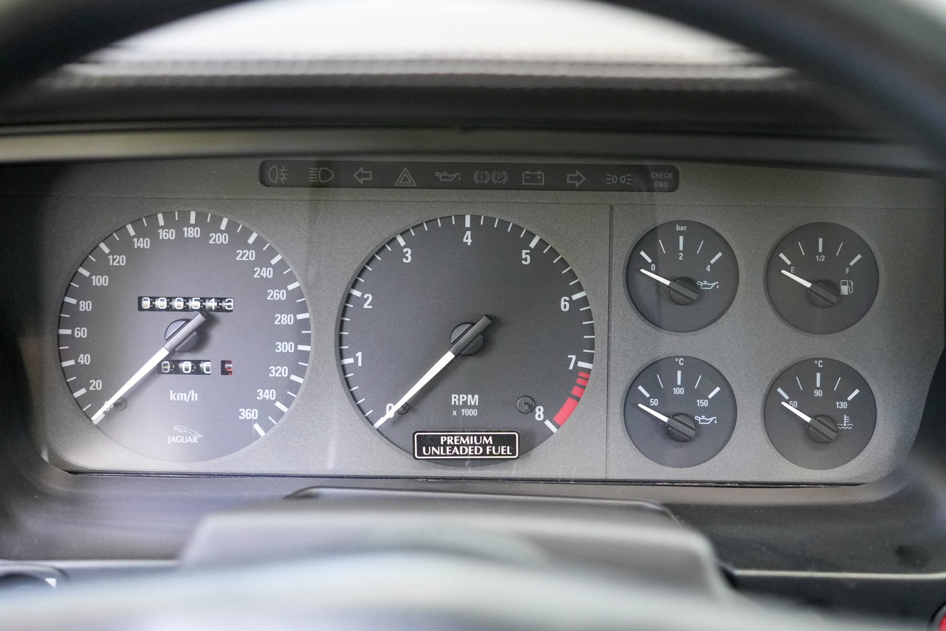 Jaguar XJ220