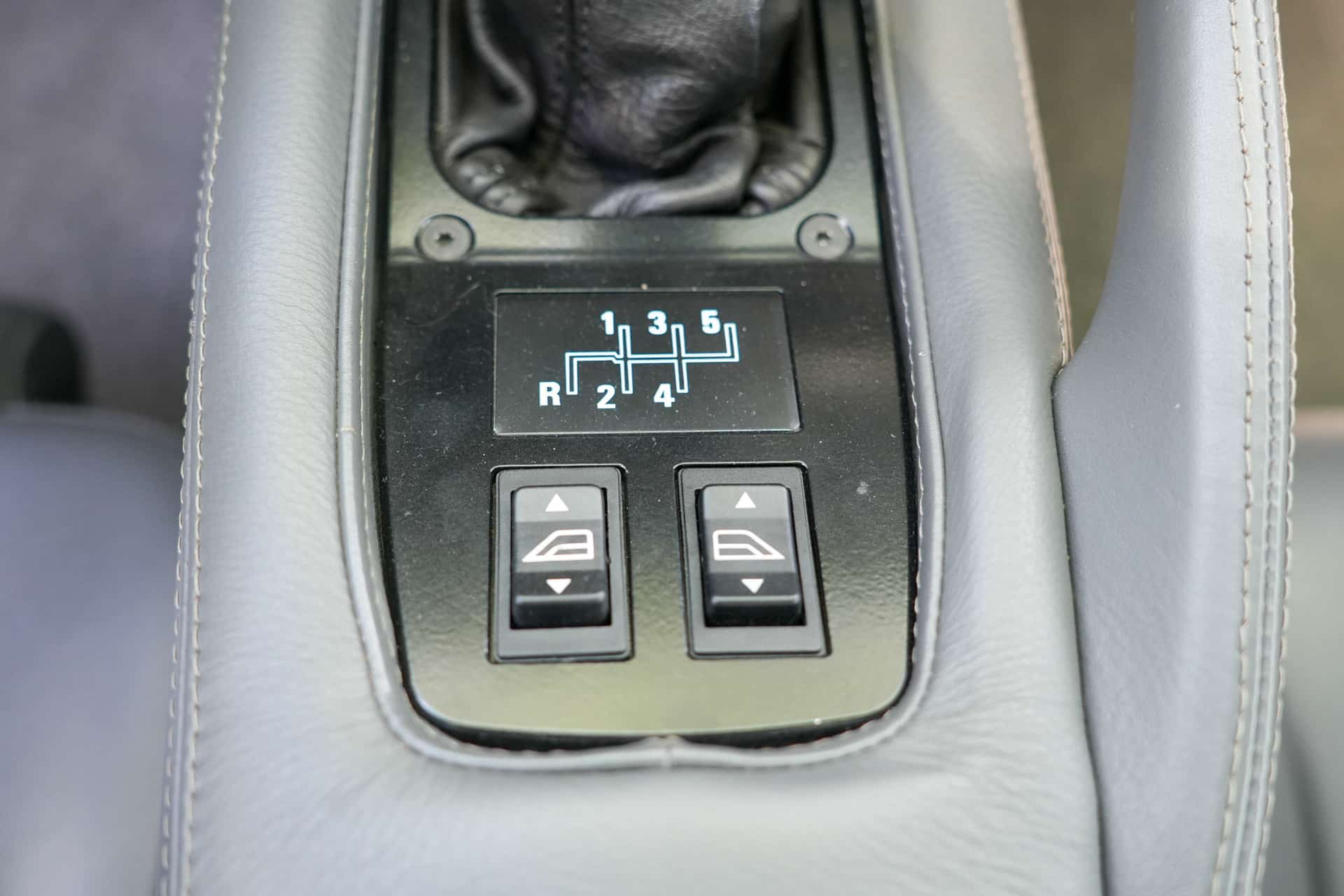 Jaguar XJ220