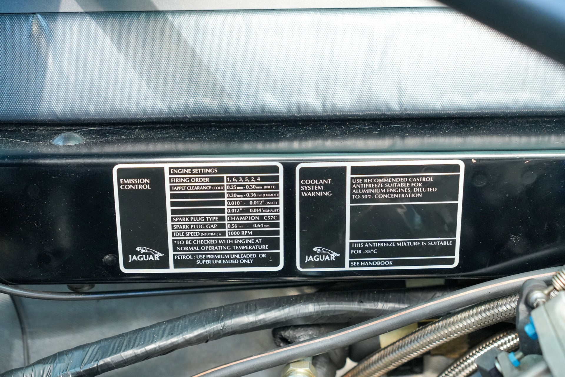 Jaguar XJ220
