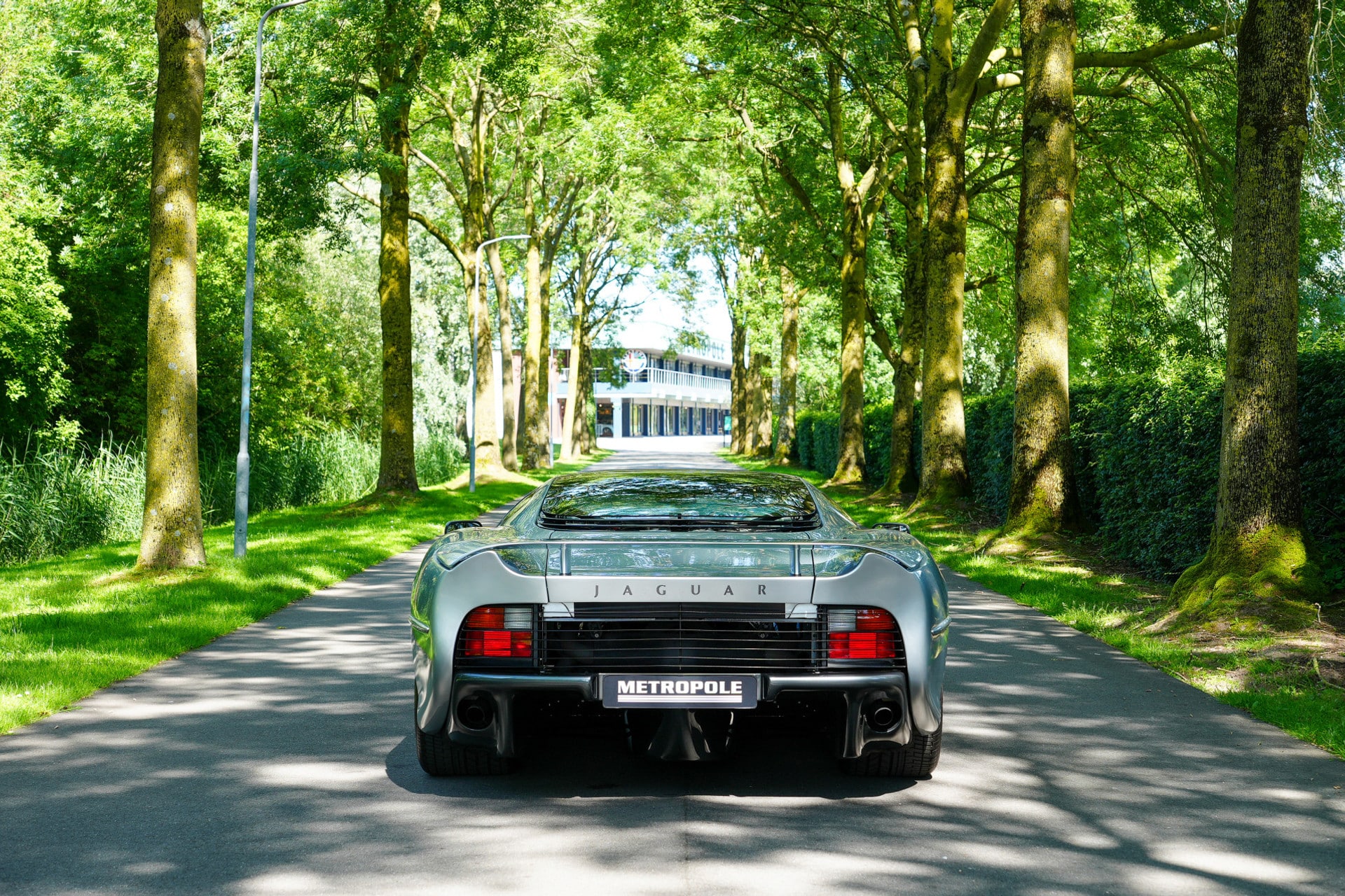 Jaguar XJ220