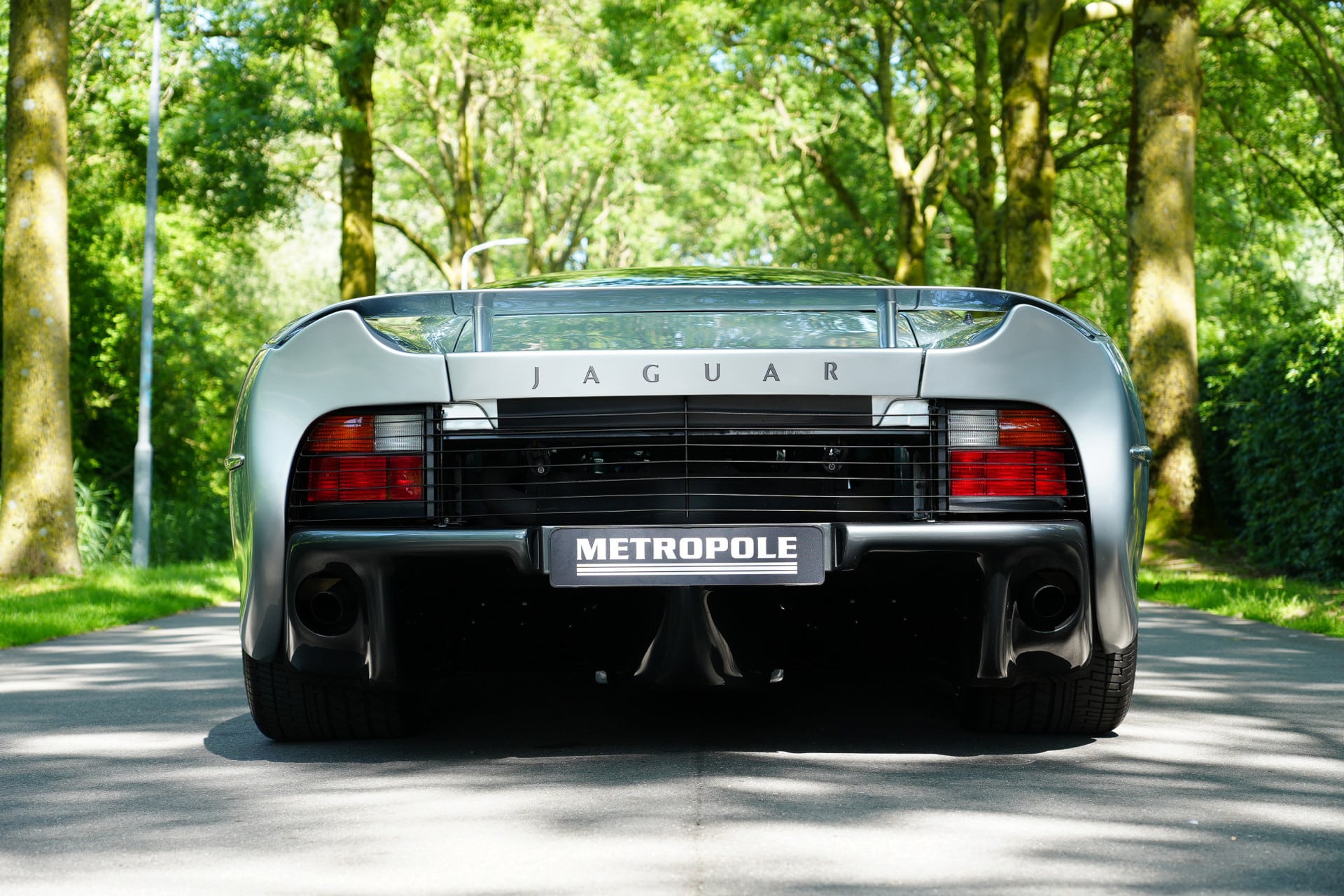 Jaguar XJ220