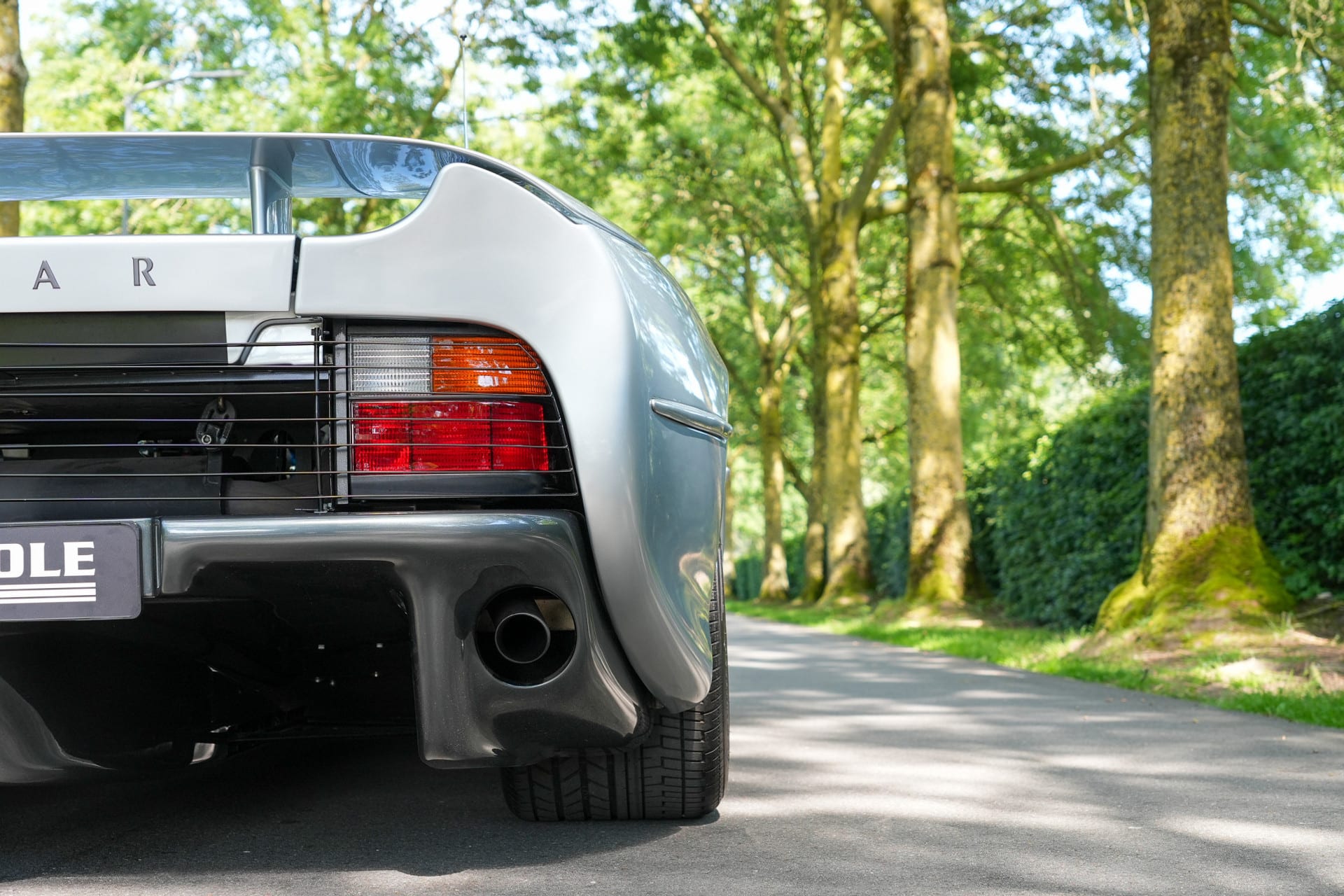 Jaguar XJ220