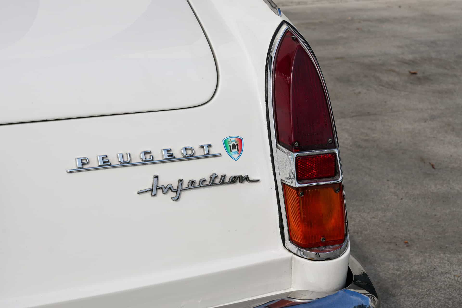 Peugeot 404