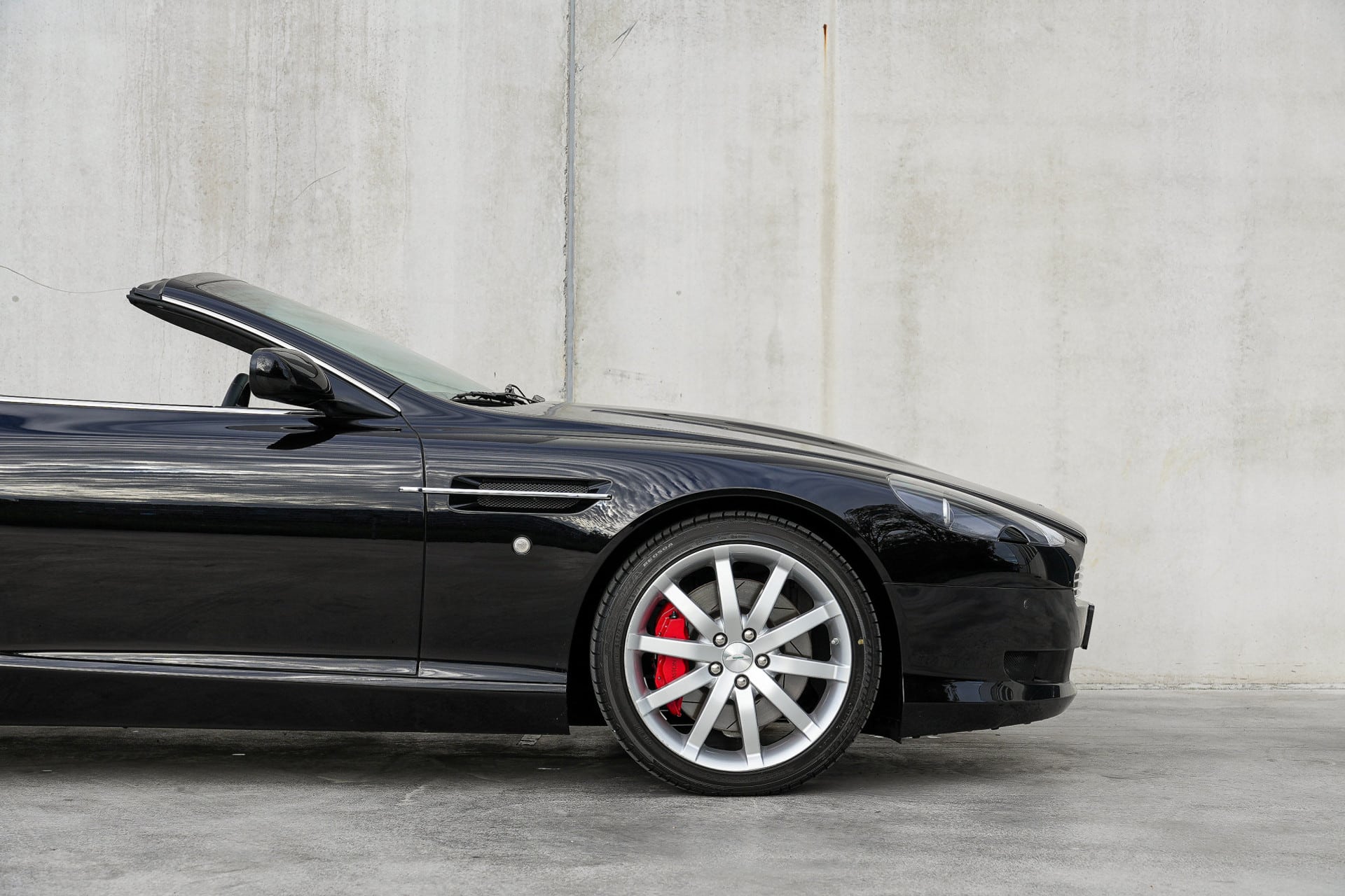 Aston Martin DB9 Volante
