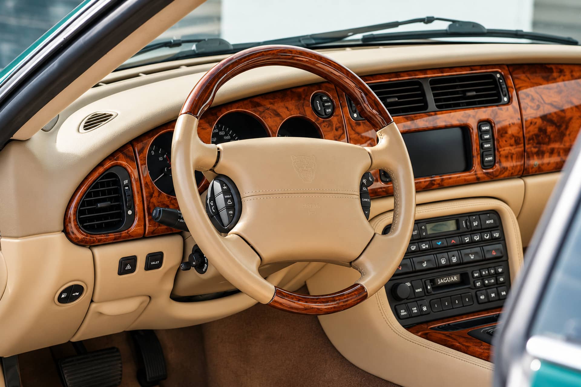 Jaguar XKR