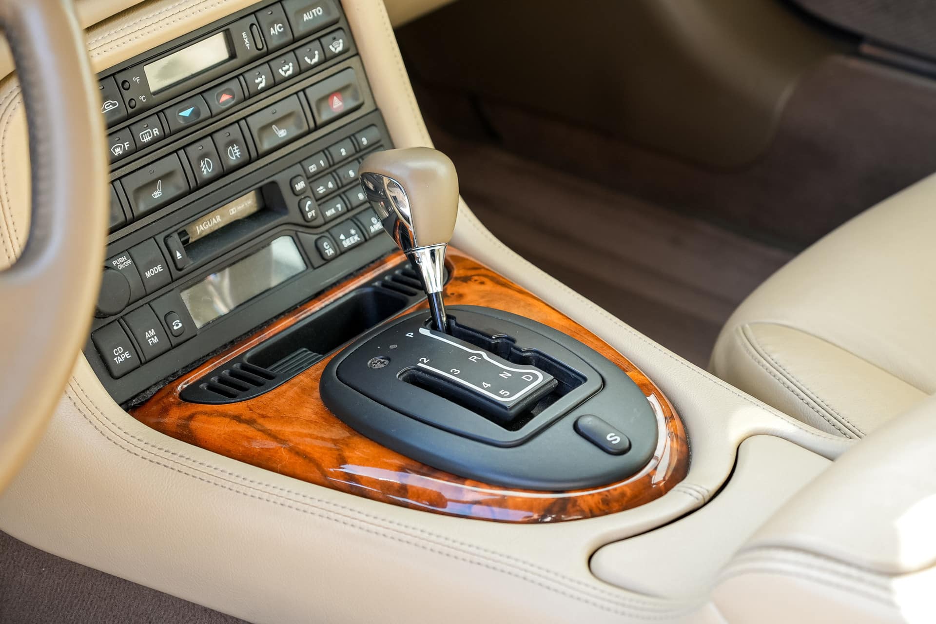 Jaguar XKR