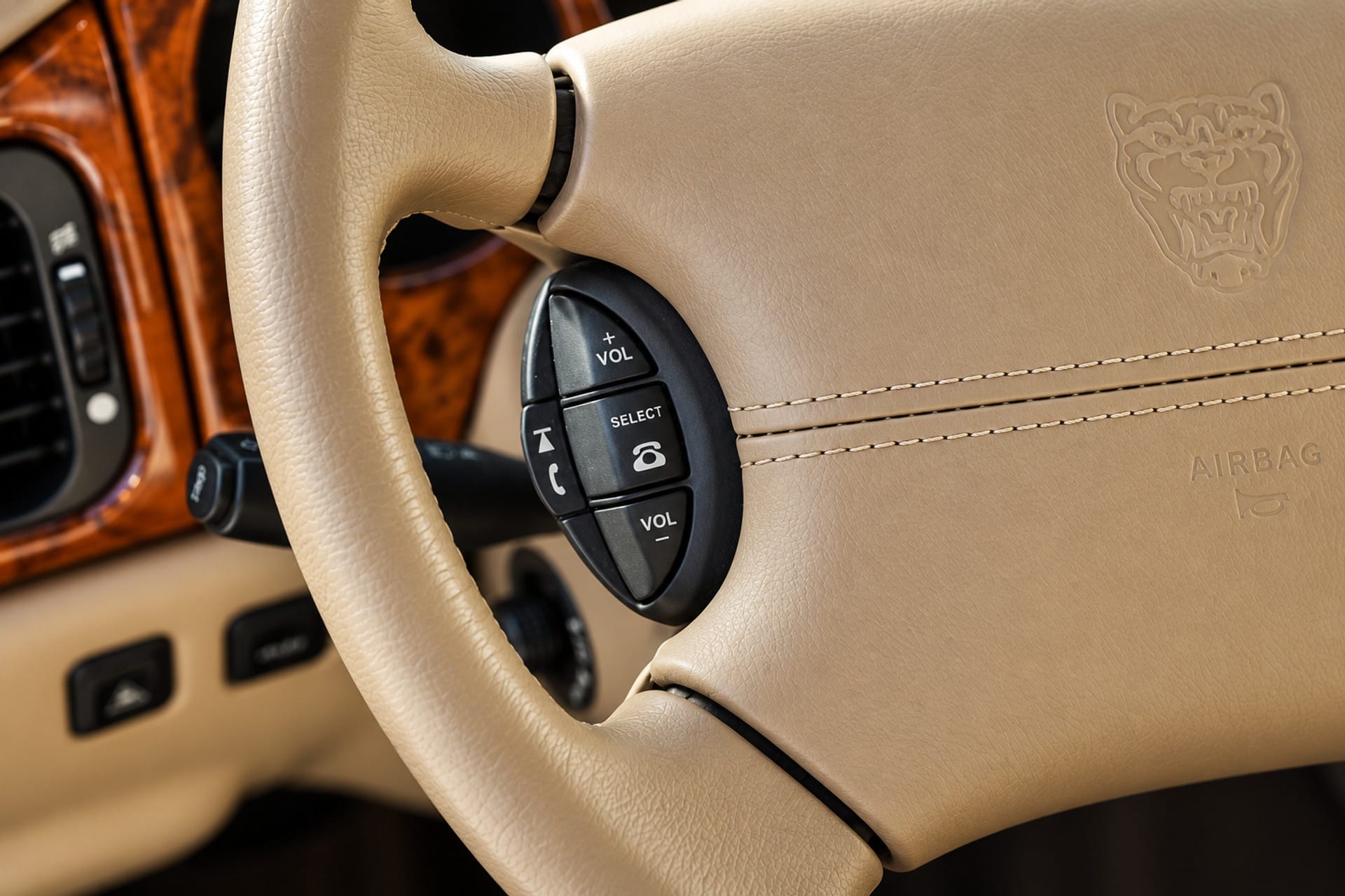 Jaguar XKR