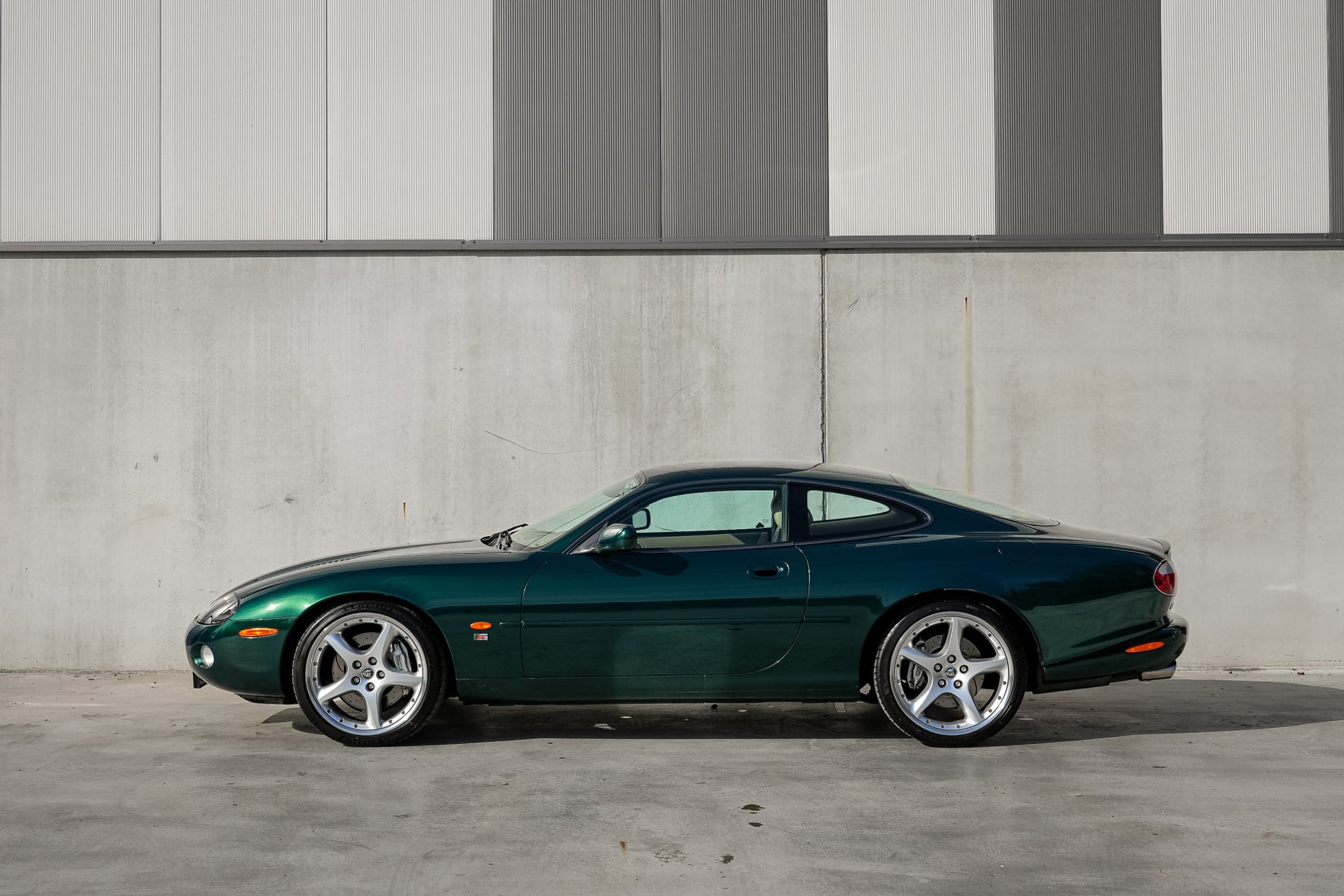 Jaguar XKR